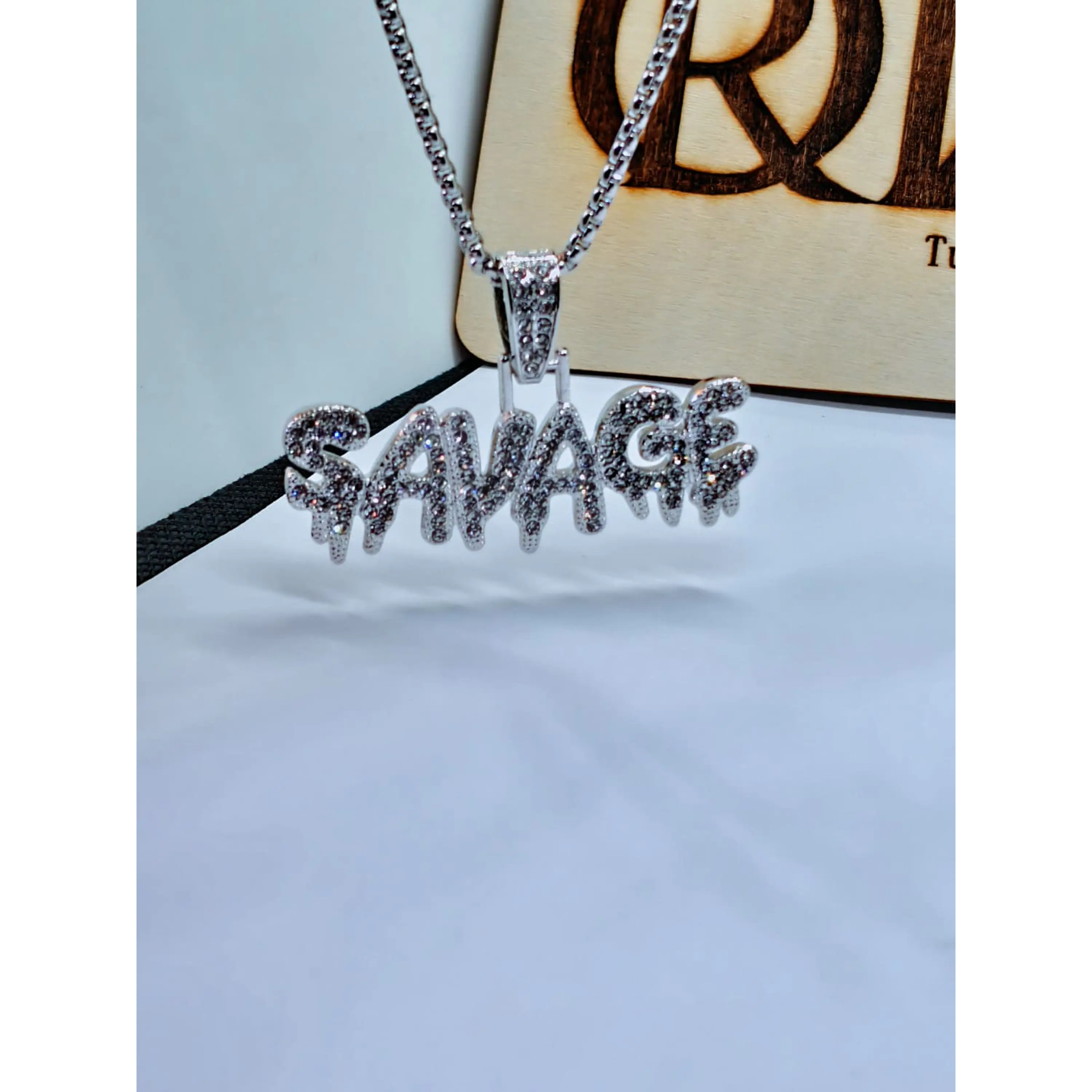 Colar Silver Savage Iced Out – Pendente Cravejado com Brilhantes 8
