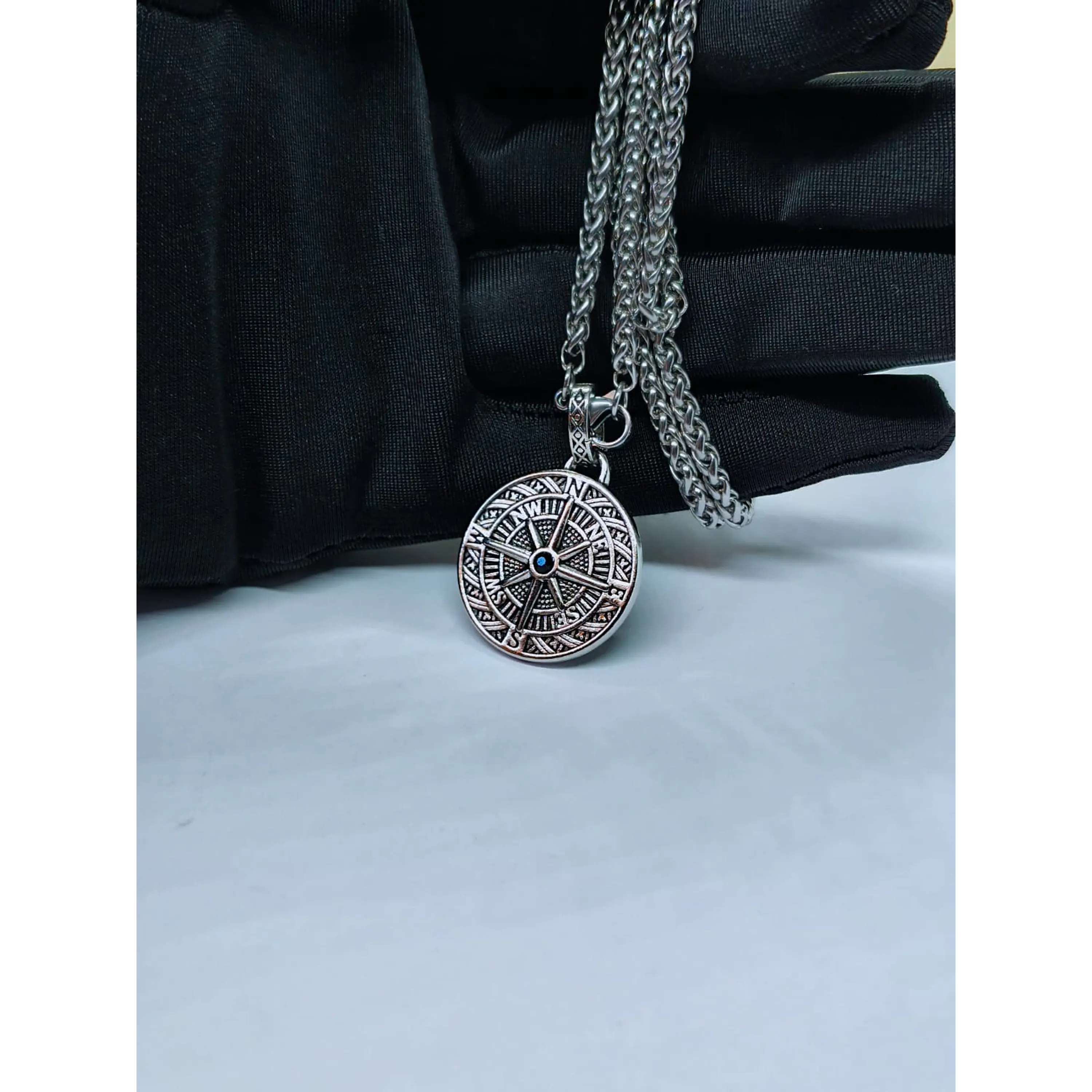 Colar Masculino com Pingente de Bússola em Aço Inoxidável – Estilo Vintage 1