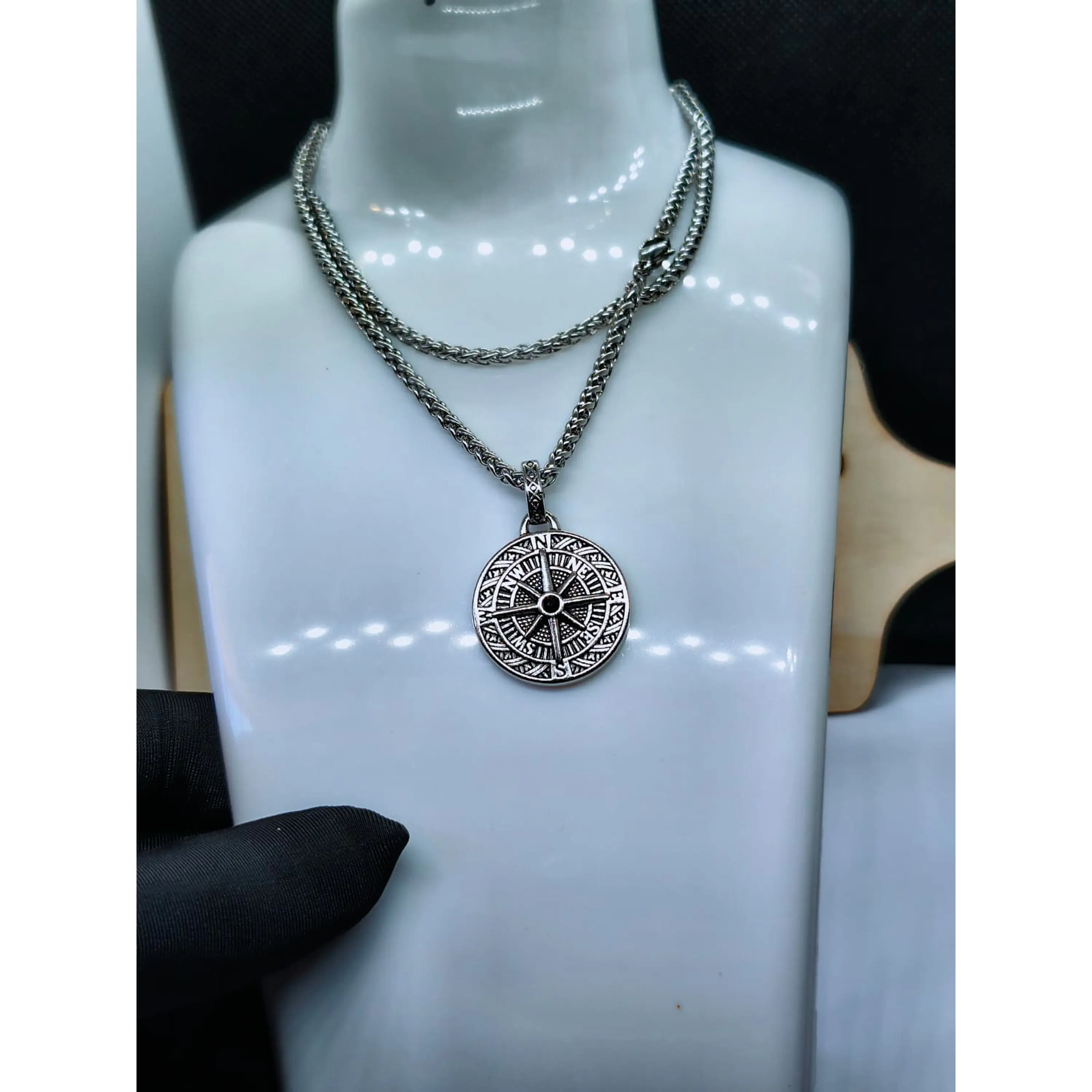 Colar Masculino com Pingente de Bússola em Aço Inoxidável – Estilo Vintage 4