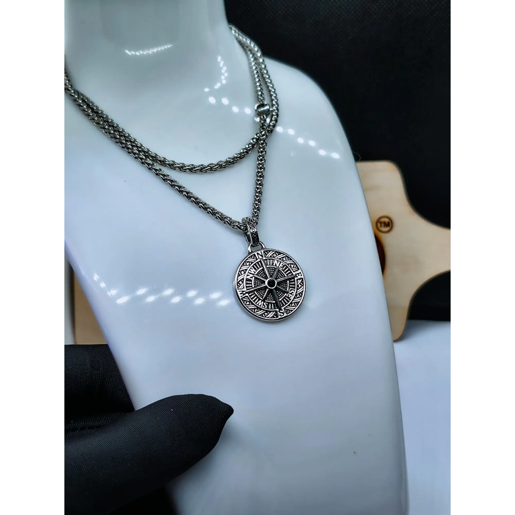 Colar Masculino com Pingente de Bússola em Aço Inoxidável – Estilo Vintage 8