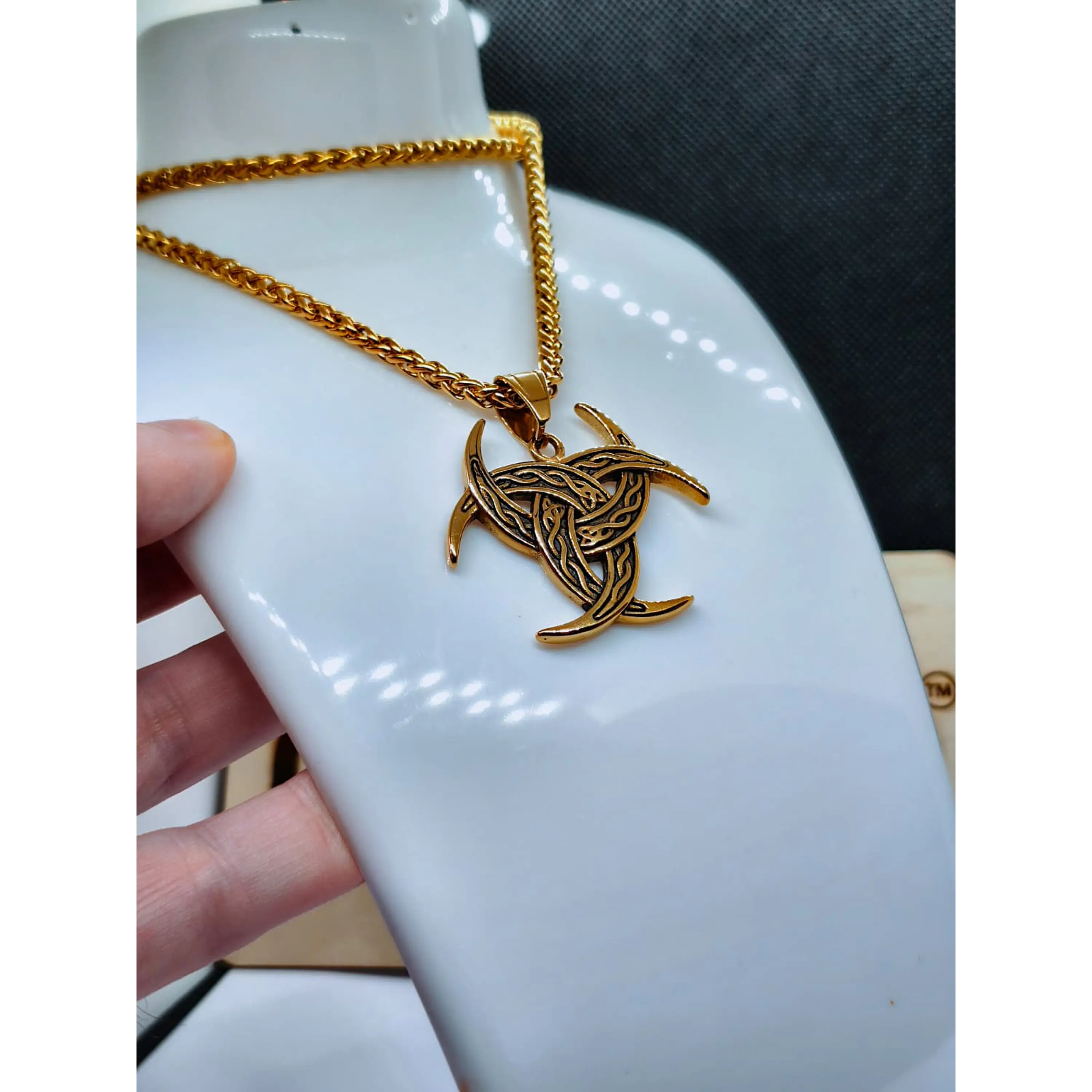 Colar Masculino Viking Triskelion Dourado – Pendente Mitologia Nórdica 3