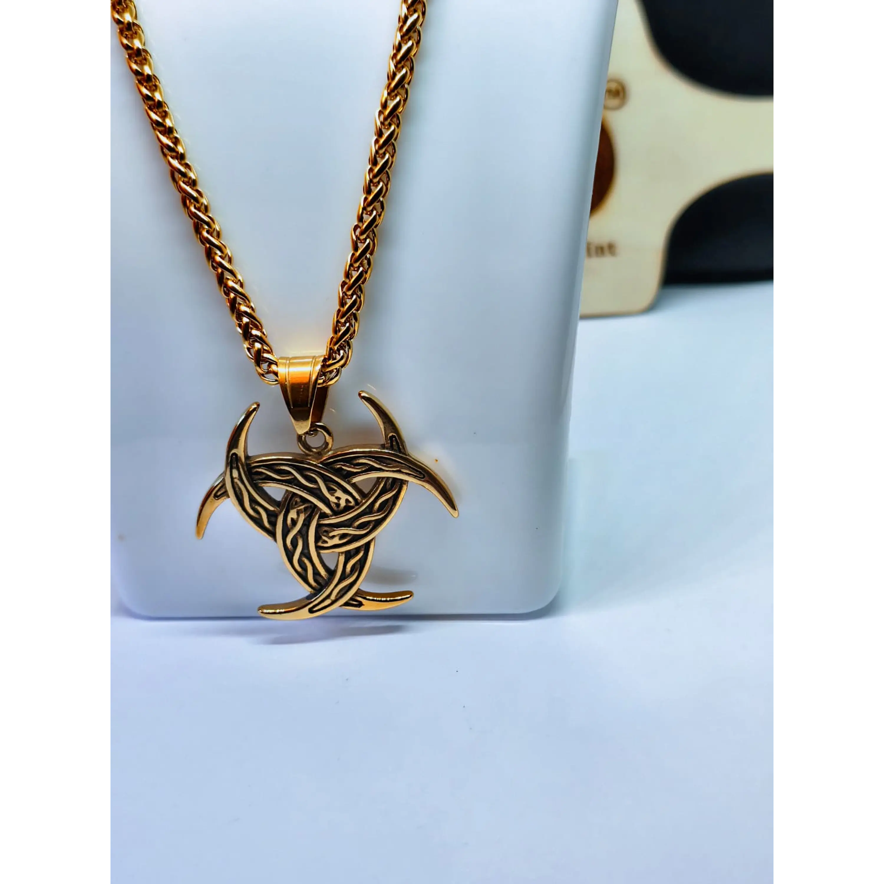 Colar Masculino Viking Triskelion Dourado – Pendente Mitologia Nórdica 4