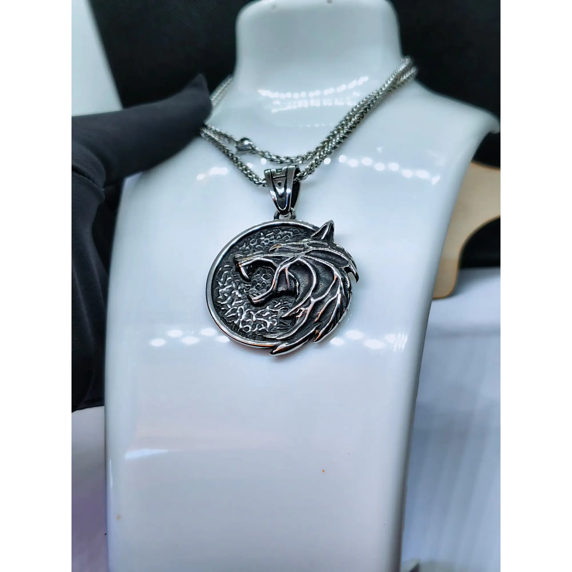 Colar com Medalhão de Lobo em Aço Inoxidável – Estilo The Witcher 9