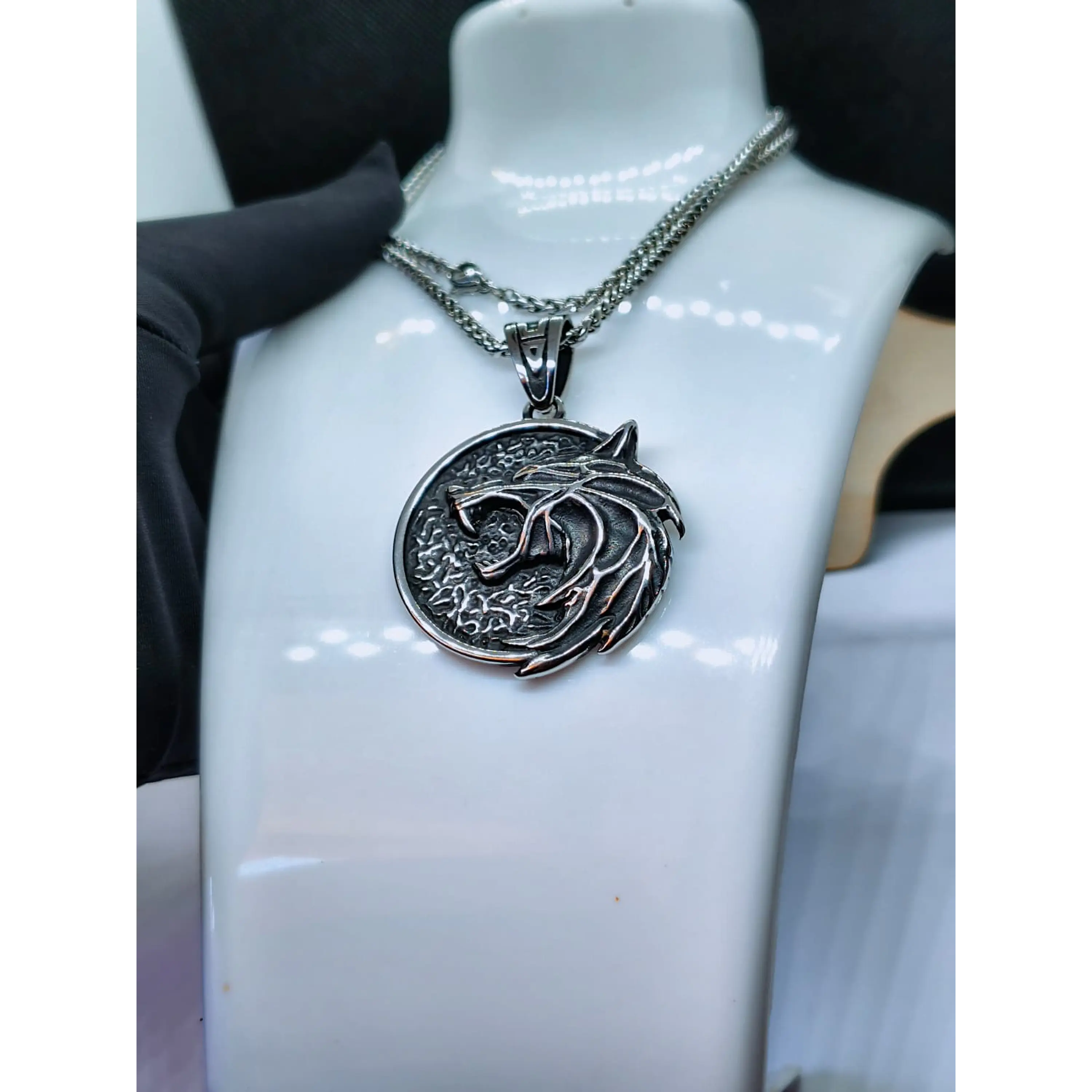 Colar com Medalhão de Lobo em Aço Inoxidável – Estilo The Witcher 9