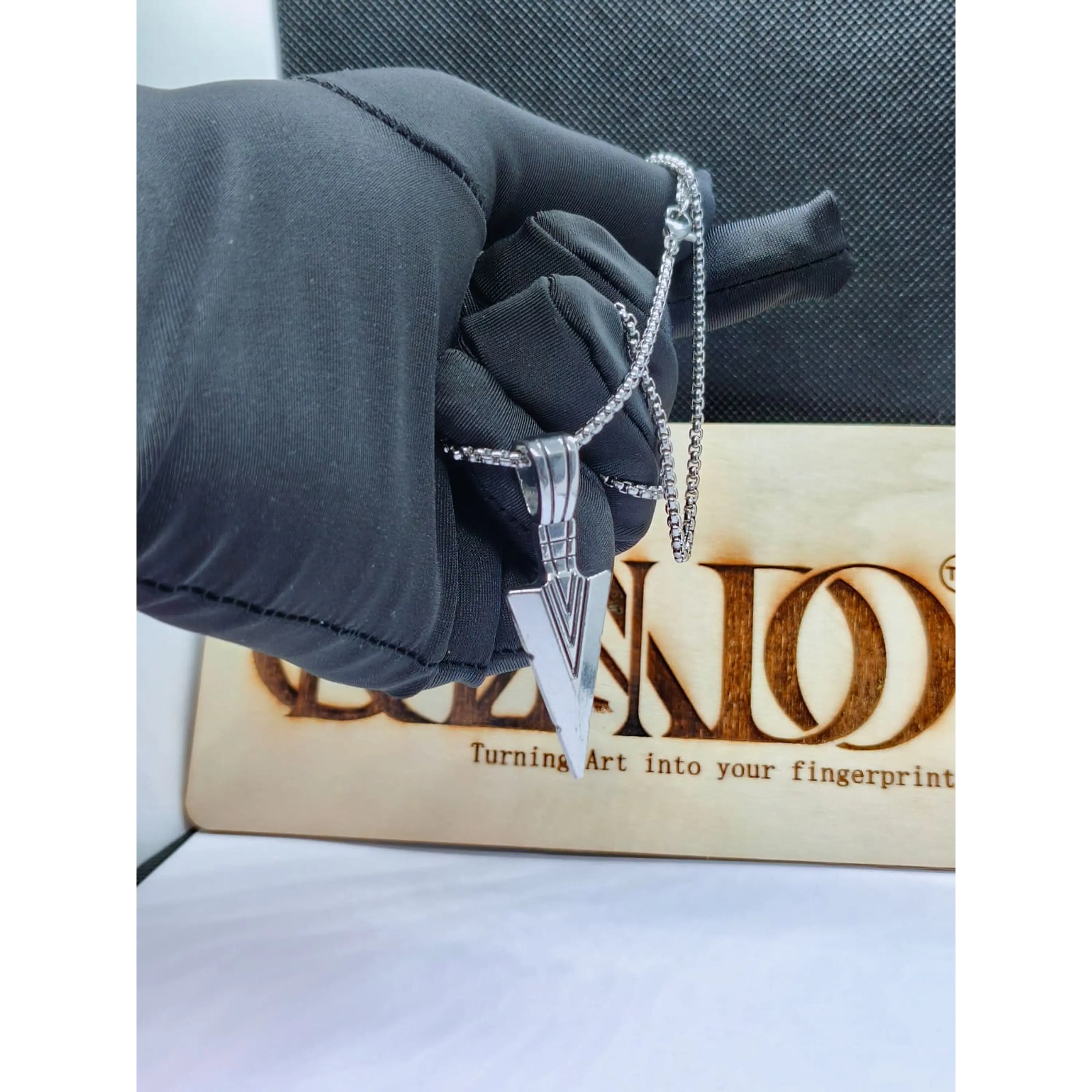 Colar Masculino com Pendente Ponta de Seta em Aço Inoxidável – Prateado 6
