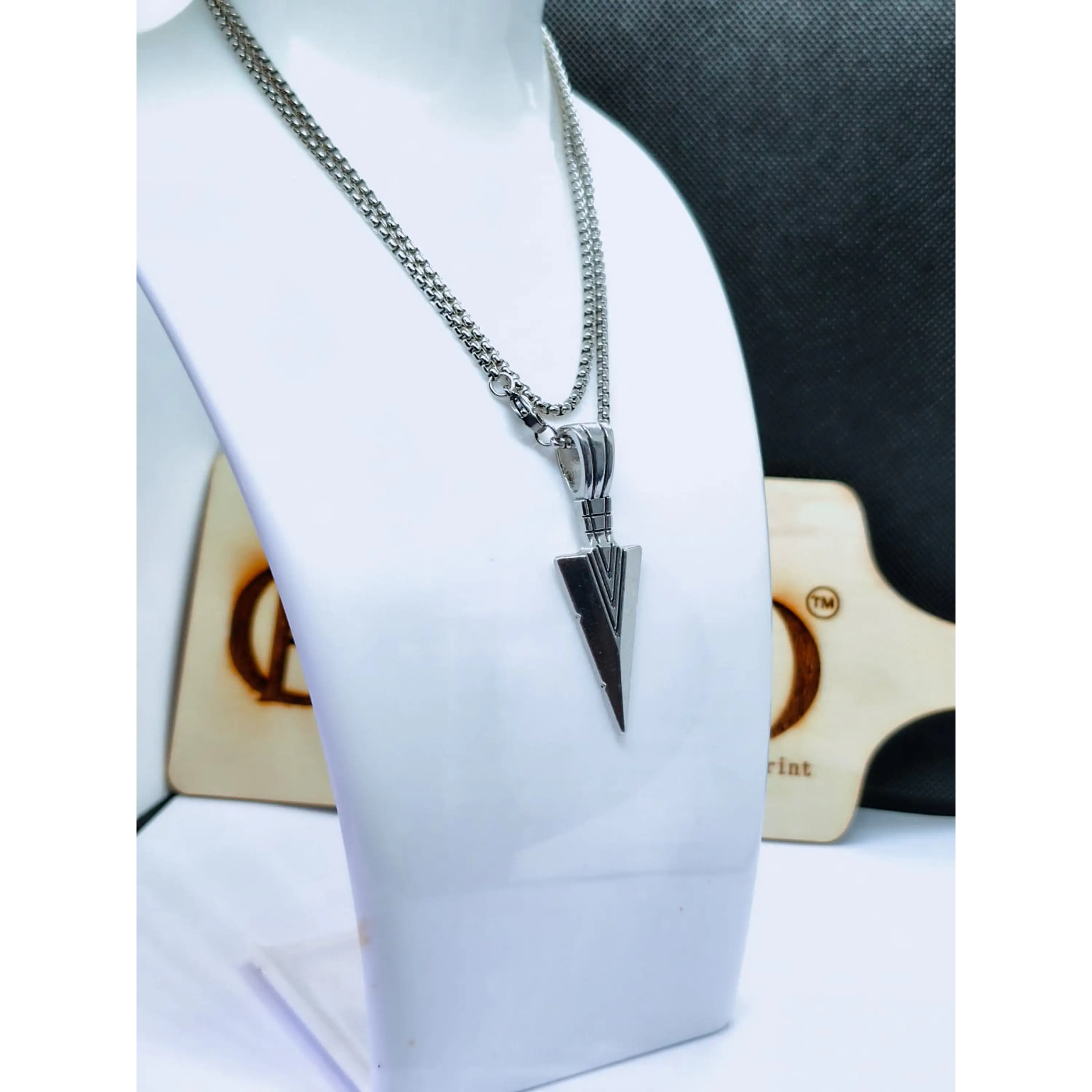 Colar Masculino com Pendente Ponta de Seta em Aço Inoxidável – Prateado 8
