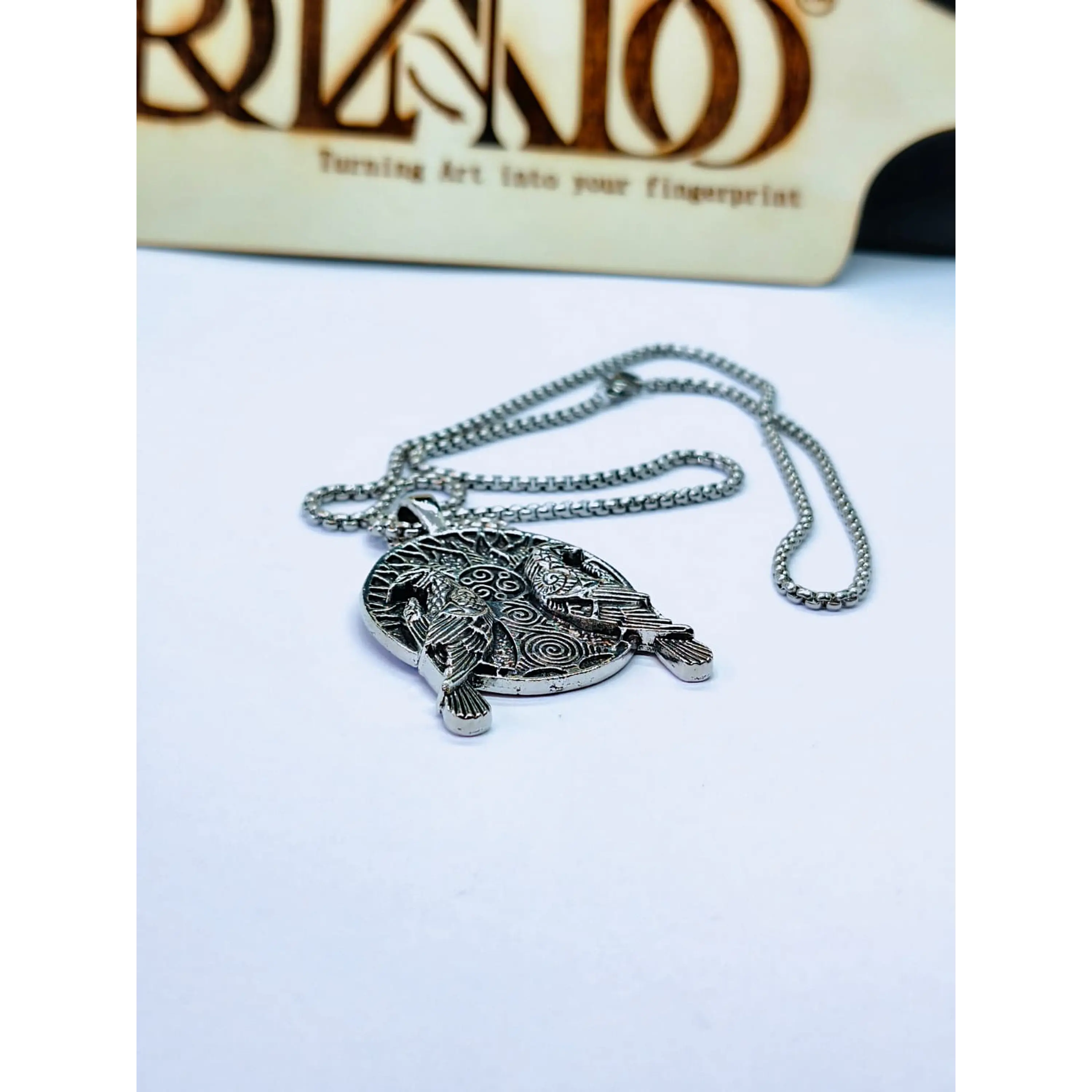 Colar Viking Corvos de Odin e Árvore da Vida (Yggdrasil) em Prateado Envelhecido 3
