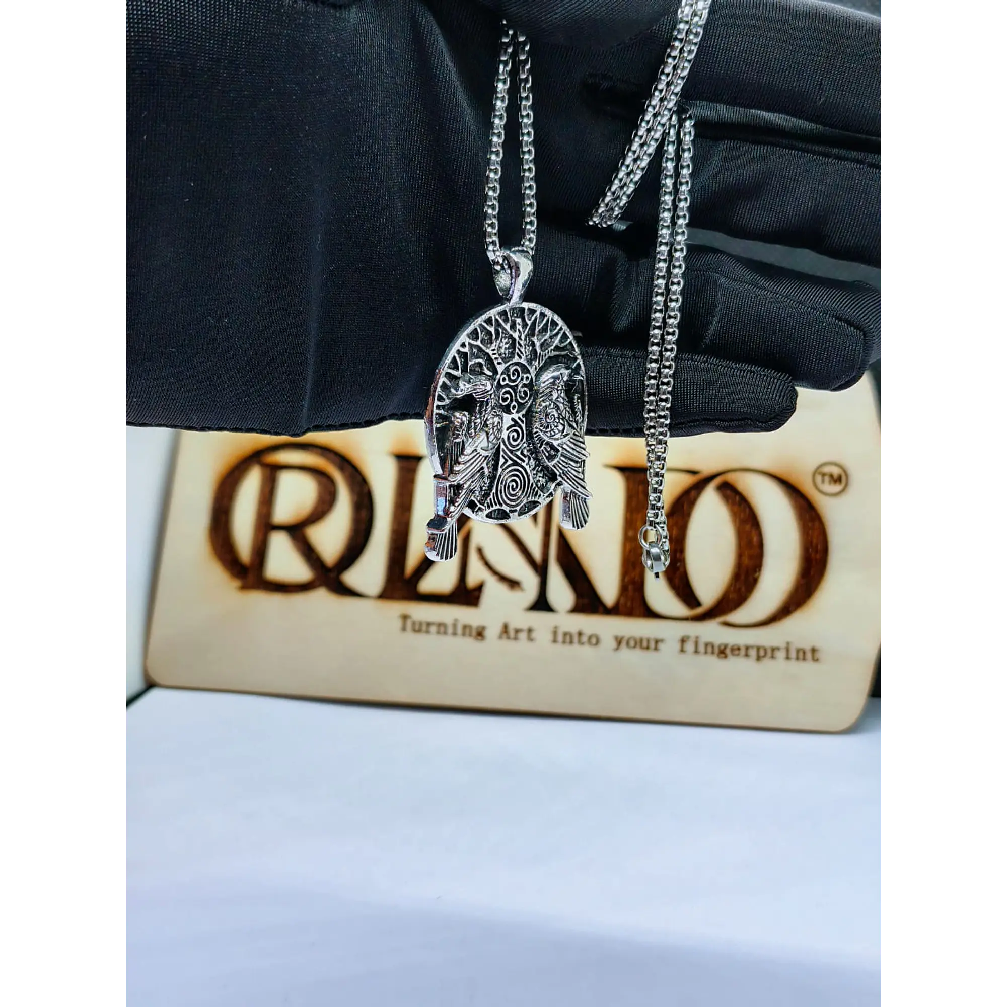 Colar Viking Corvos de Odin e Árvore da Vida (Yggdrasil) em Prateado Envelhecido 6