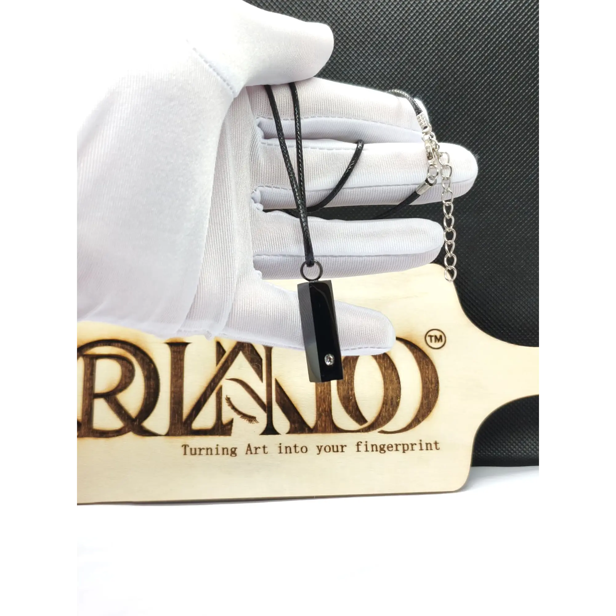 Colar Relicário Memorial Urna de Cremação – Pingente Barra Preta com Cristal 1