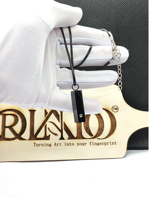 Colar Relicário Memorial Urna de Cremação – Pingente Barra Preta com Cristal
