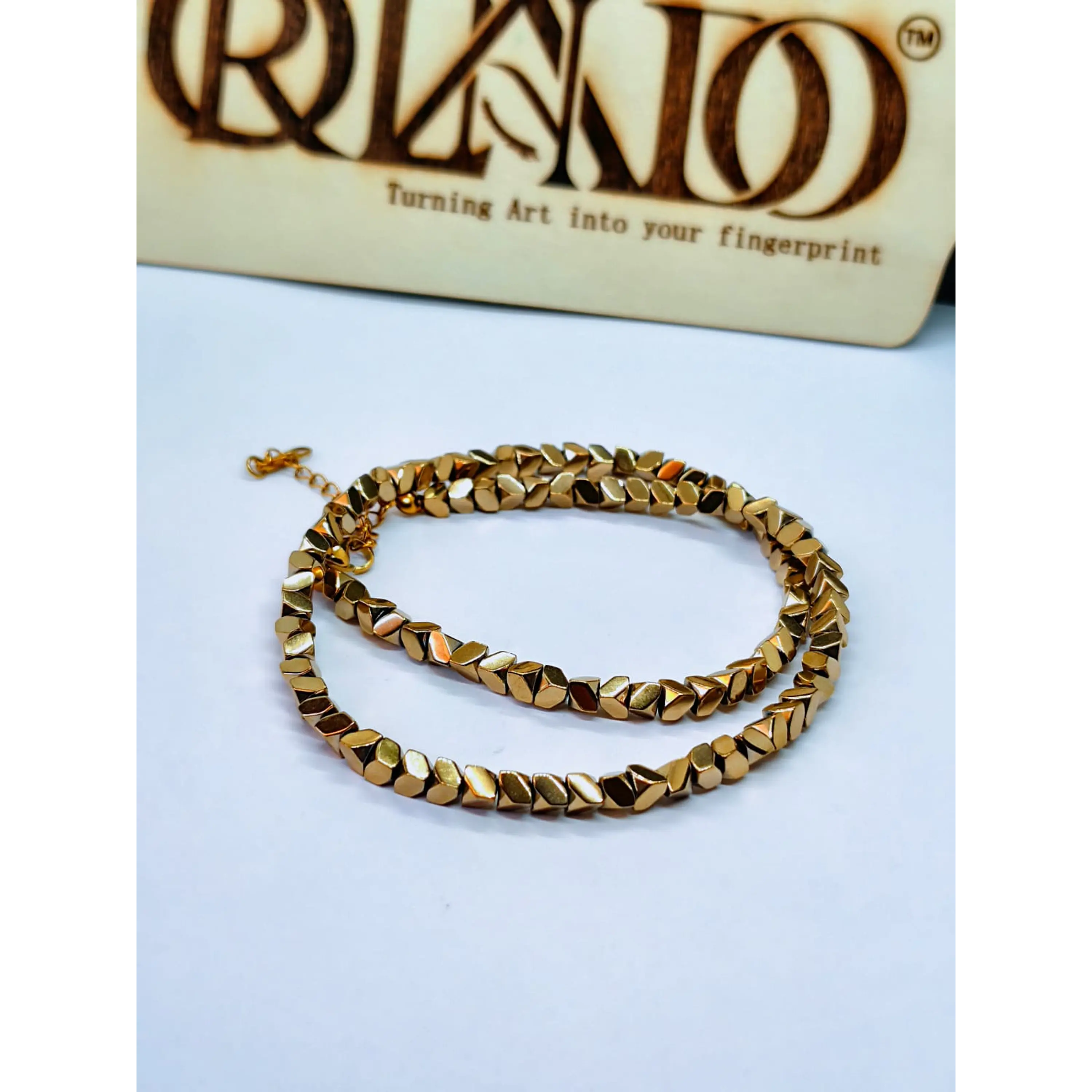 Colar e Pulseira Dupla em Hematite Dourada Geométrica – Riano 5