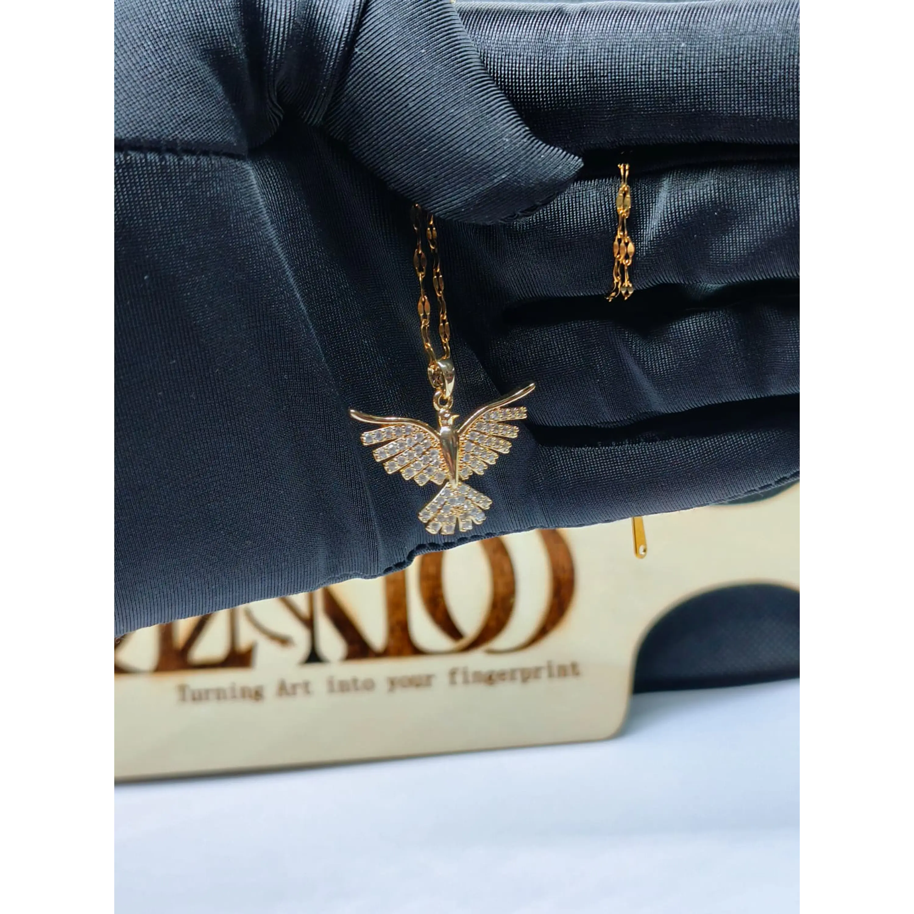 Colar Espírito Santo em Ouro (Pendente Ave Cravejado com Zircónias) 4