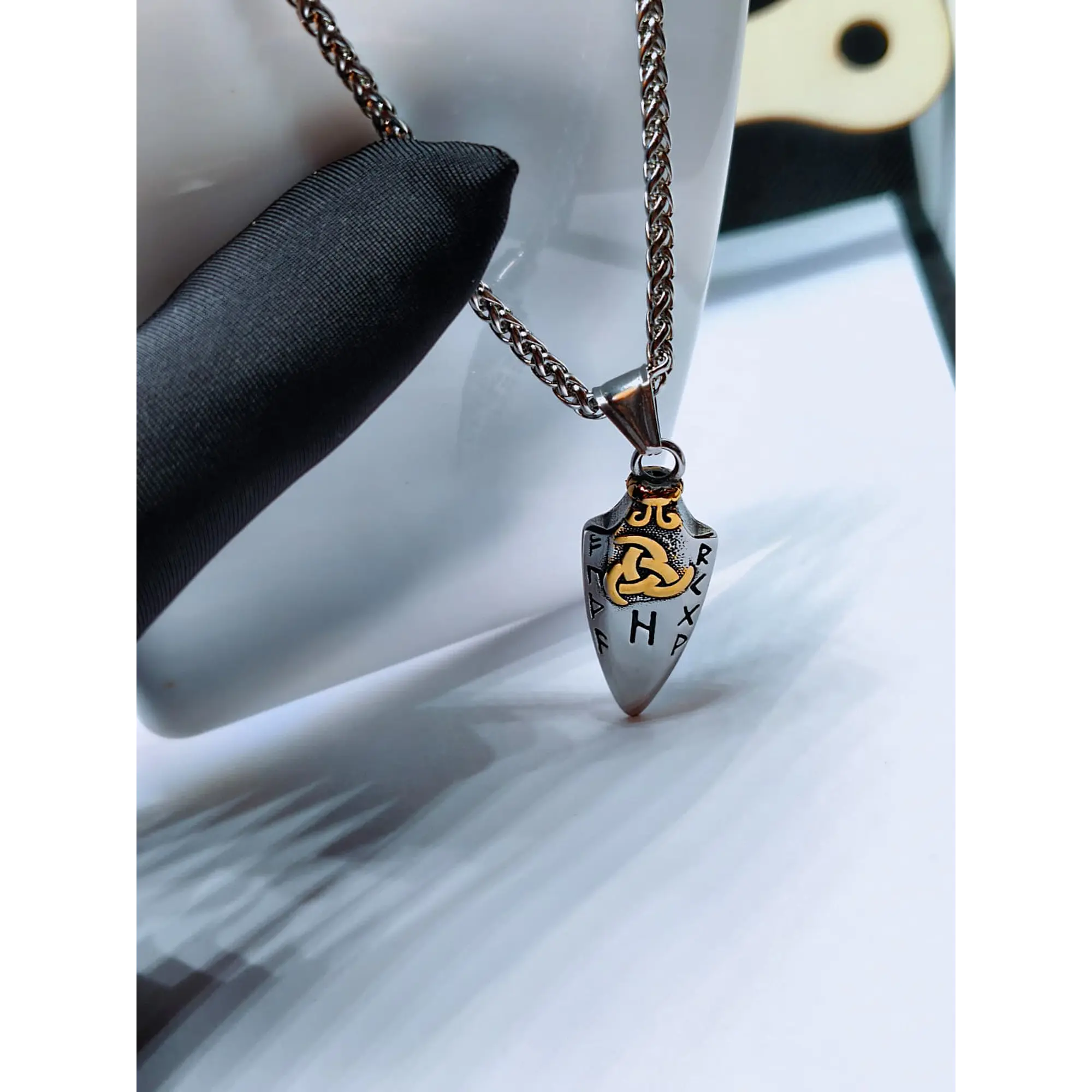 Viking chain with 316L stainless steel pendant - Model 3 8