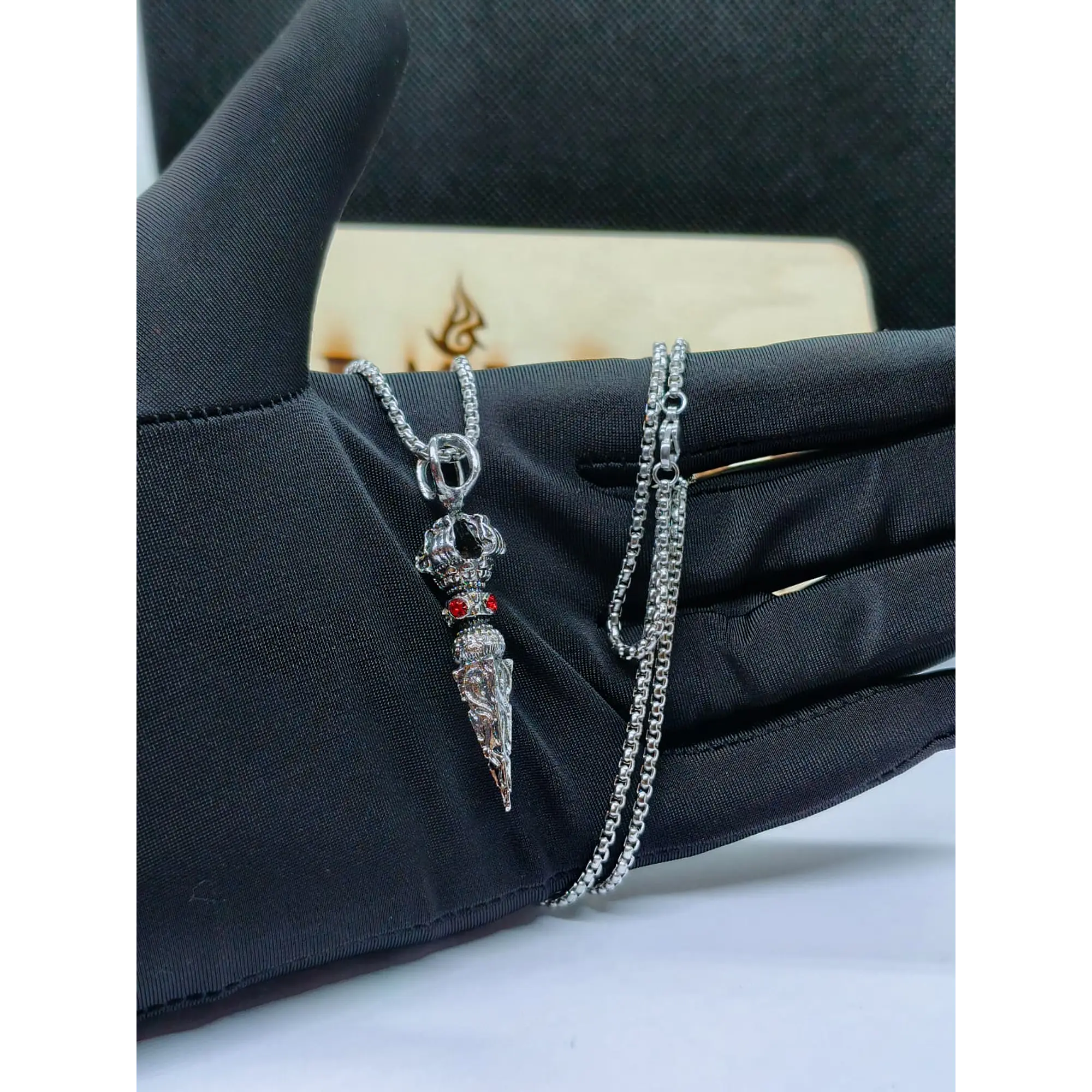 Gothic chain with stainless steel Ruby Crown 2