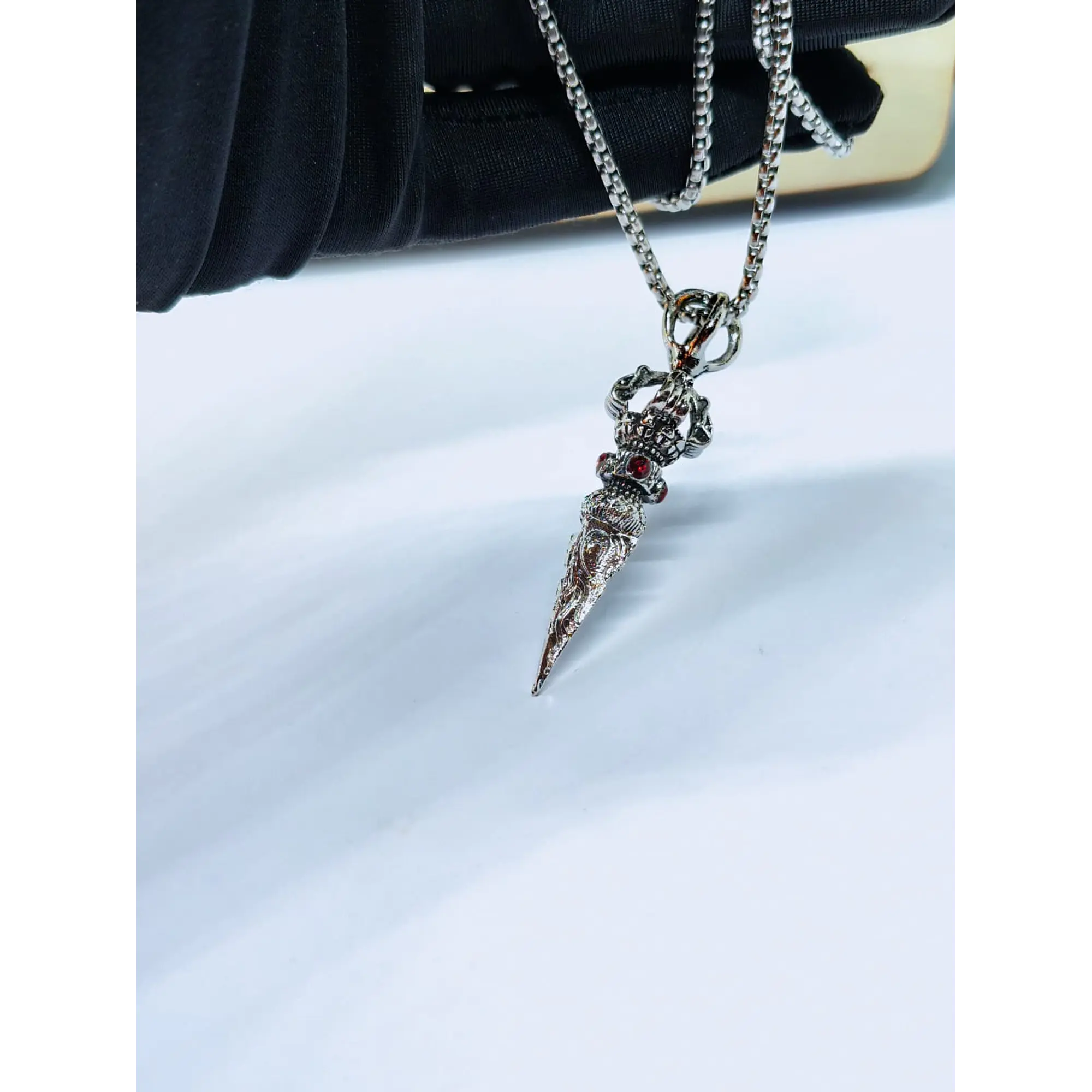 Gothic chain with stainless steel Ruby Crown 4