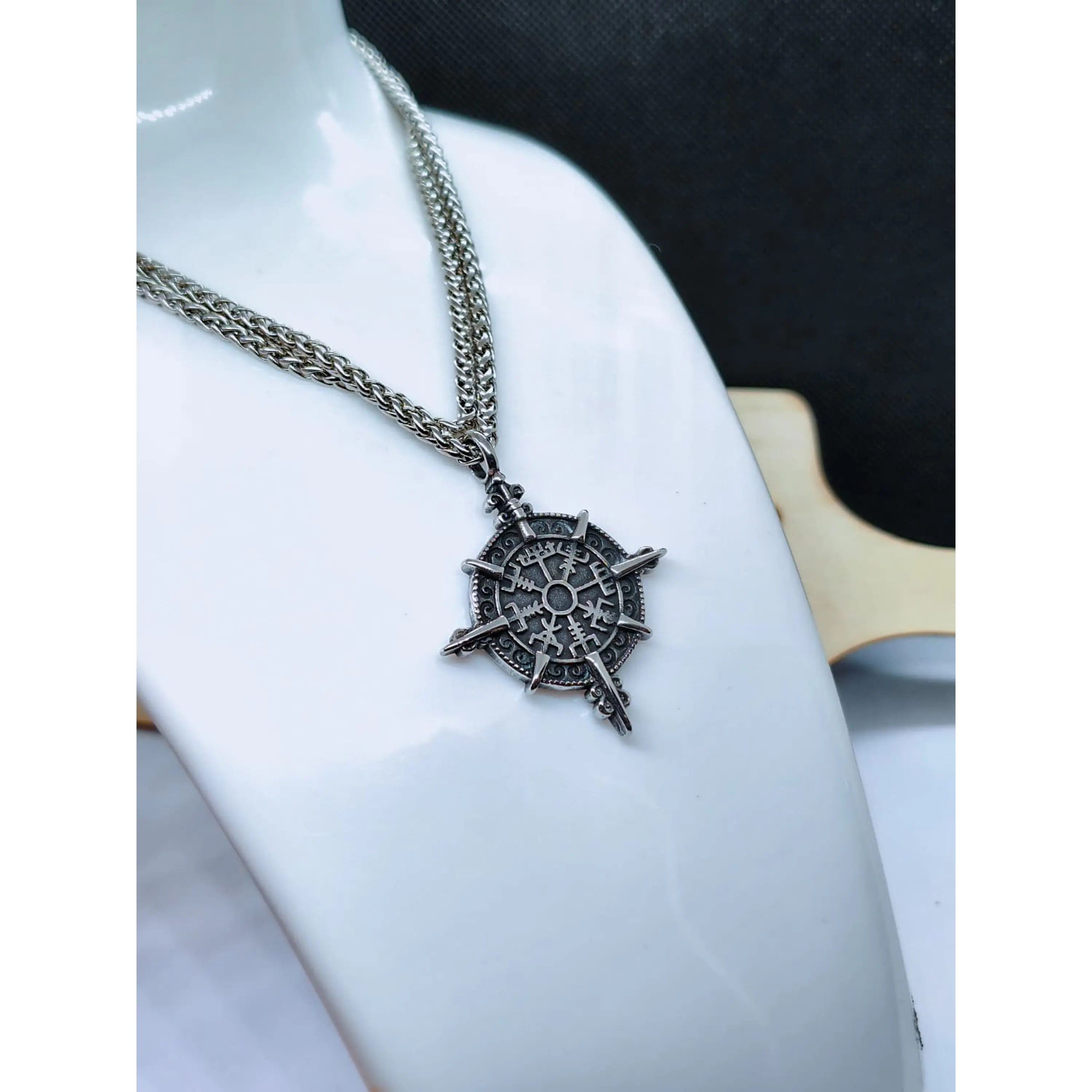 Viking chain with 316L stainless steel pendant - Model 8 3