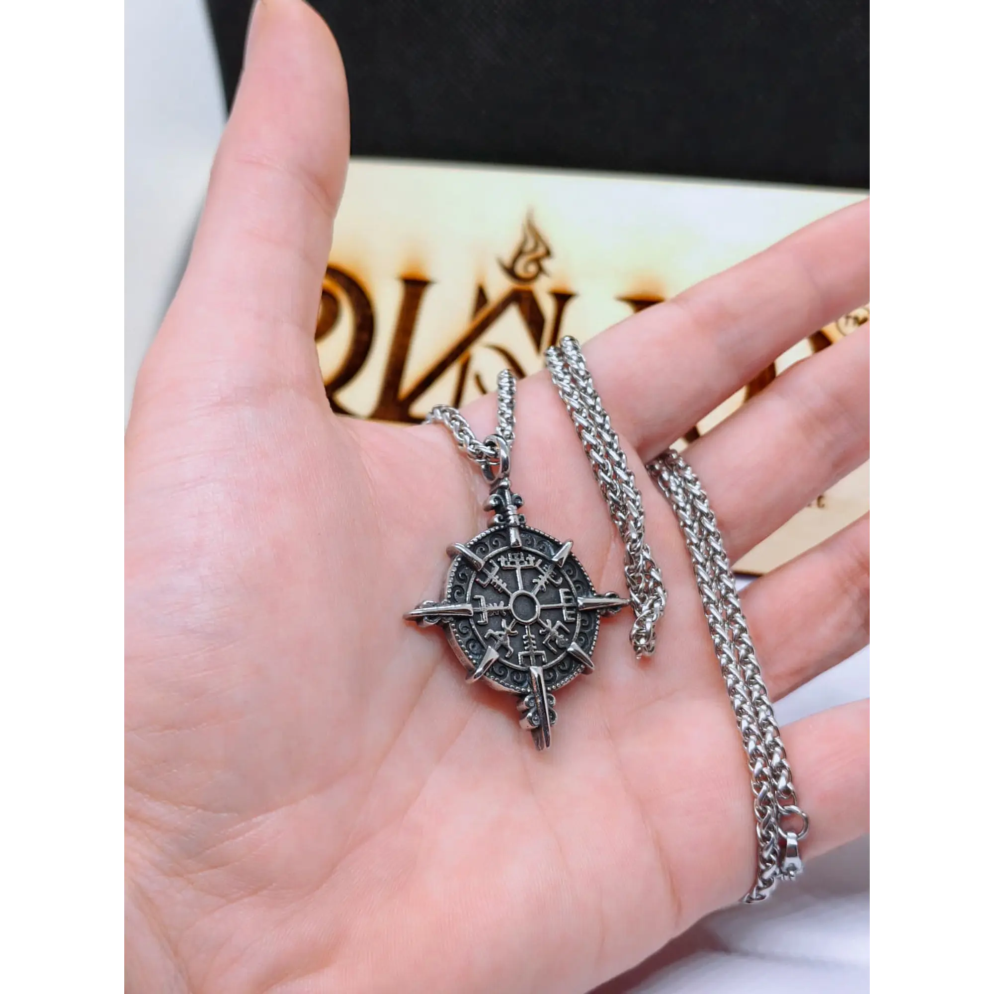 Viking chain with 316L stainless steel pendant - Model 8 4