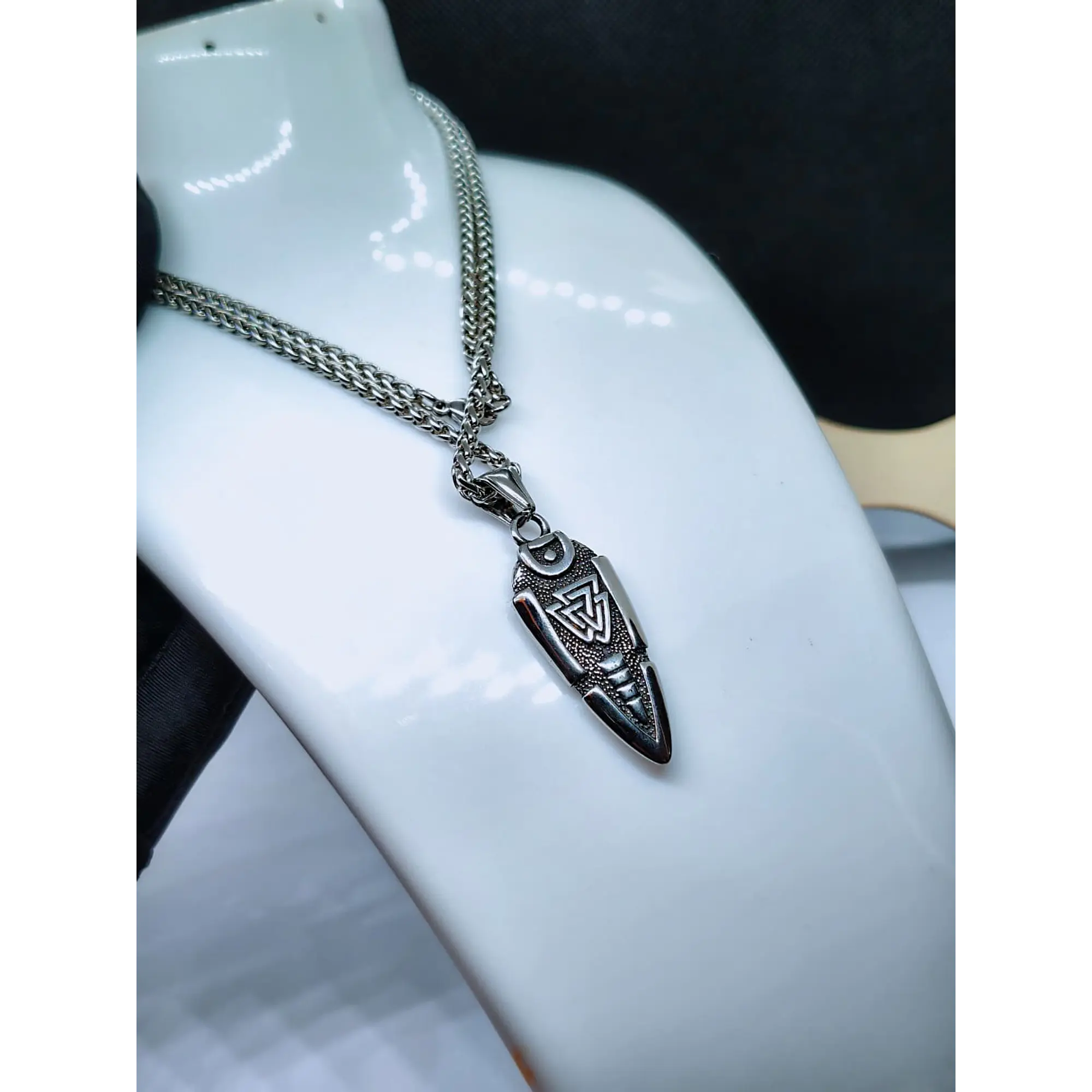 Viking chain with 316L stainless steel pendant - Model 9 8