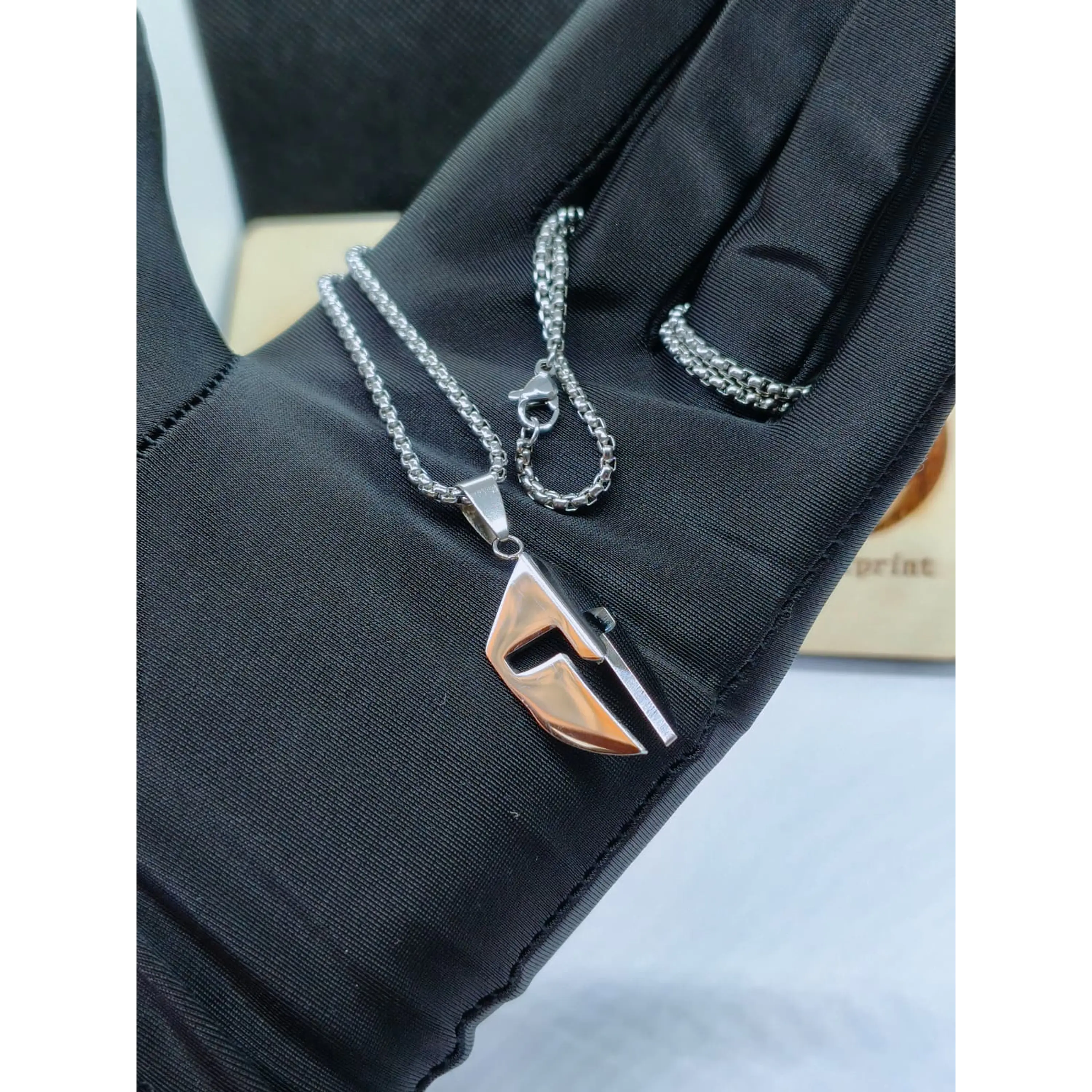 Chaîne spartiate avec pendentif en acier inoxydable 316L. 4