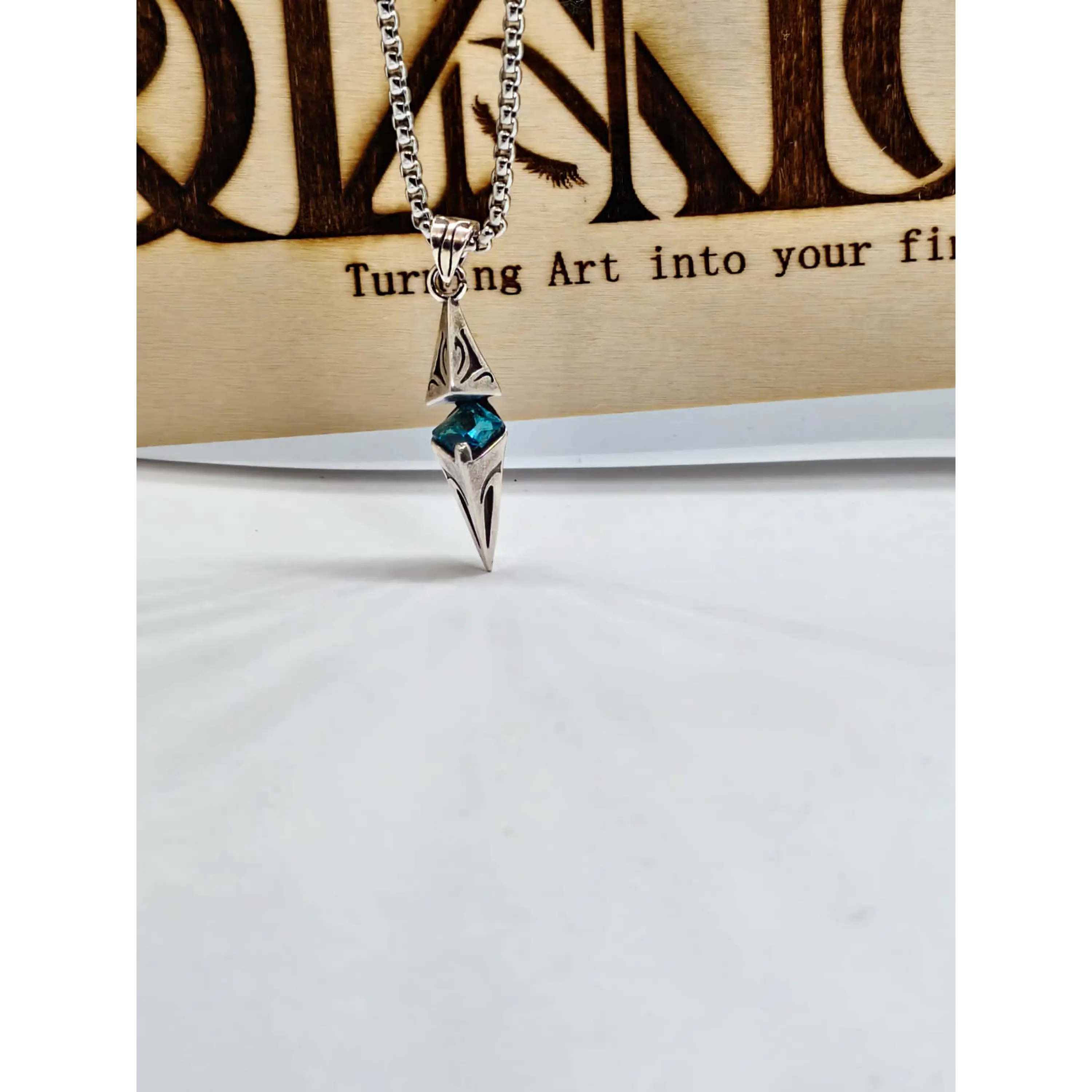 Collier avec pendentif double géométrique et cristal bleu turquoise 8