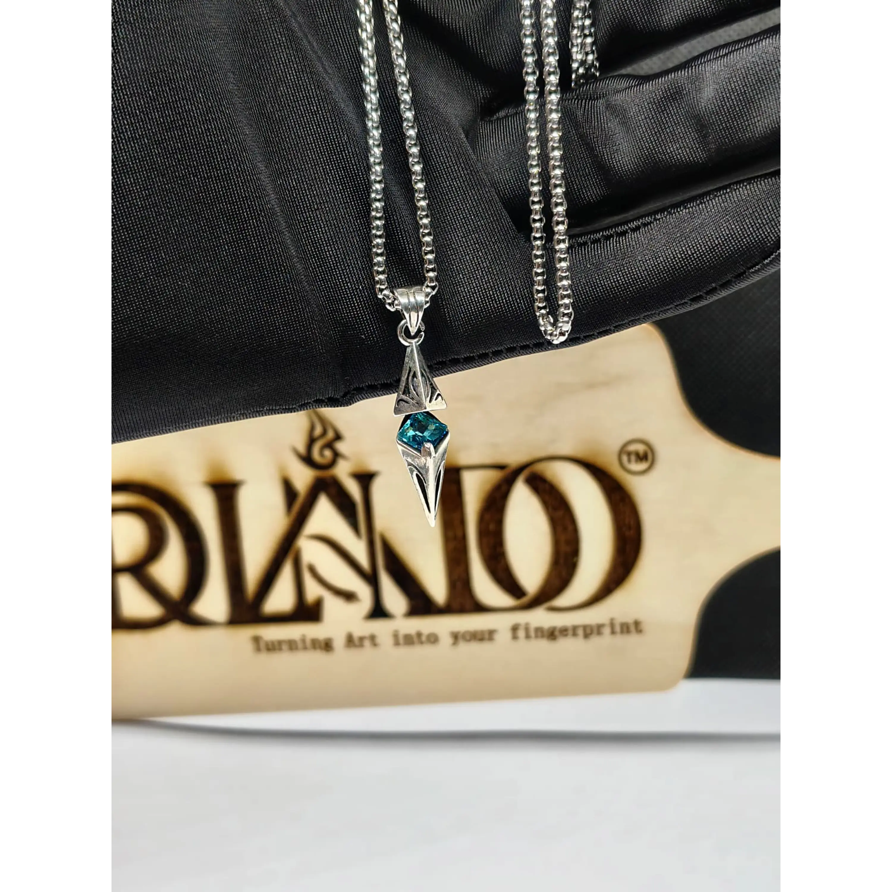 Collier avec pendentif double géométrique et cristal bleu turquoise 7