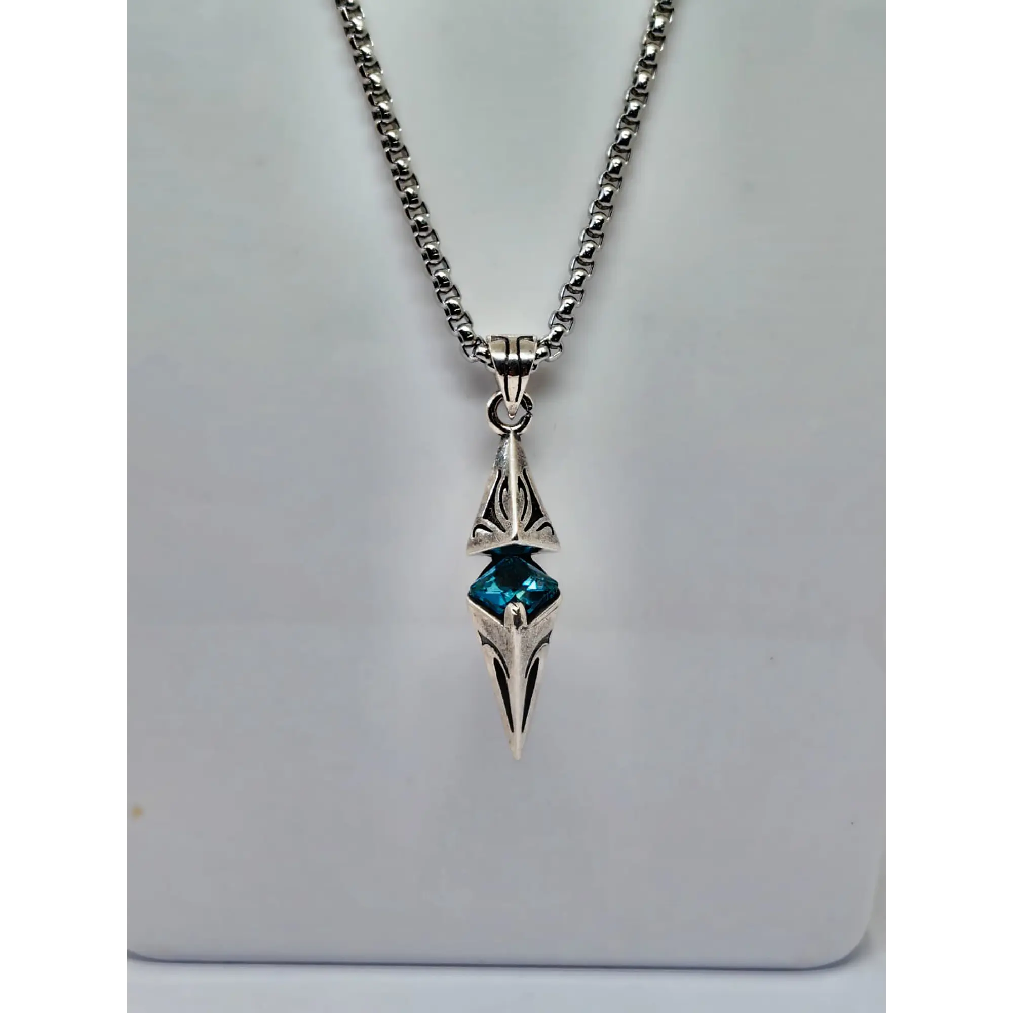 Collier avec pendentif double géométrique et cristal bleu turquoise 6