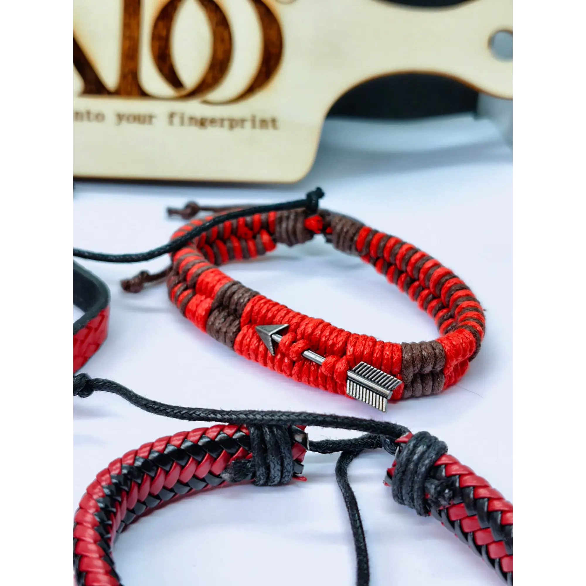 Conjunto de Pulseiras Artesanais – Vermelho e Preto (4 Unidades) 6