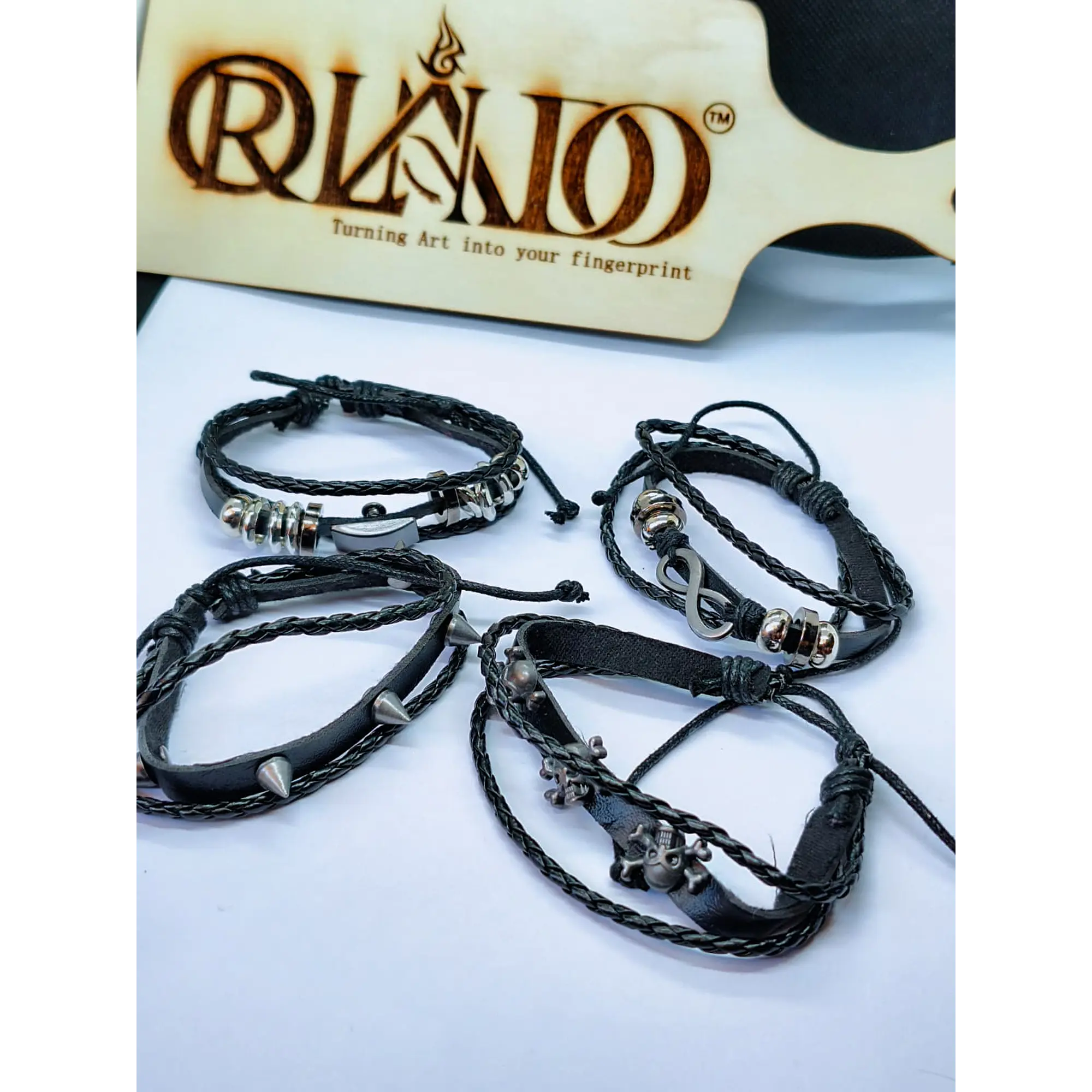 Pack 4 Pulseiras de Couro Sintético Ajustáveis – Estilo Punk, Rock e Casual (Preto) 2