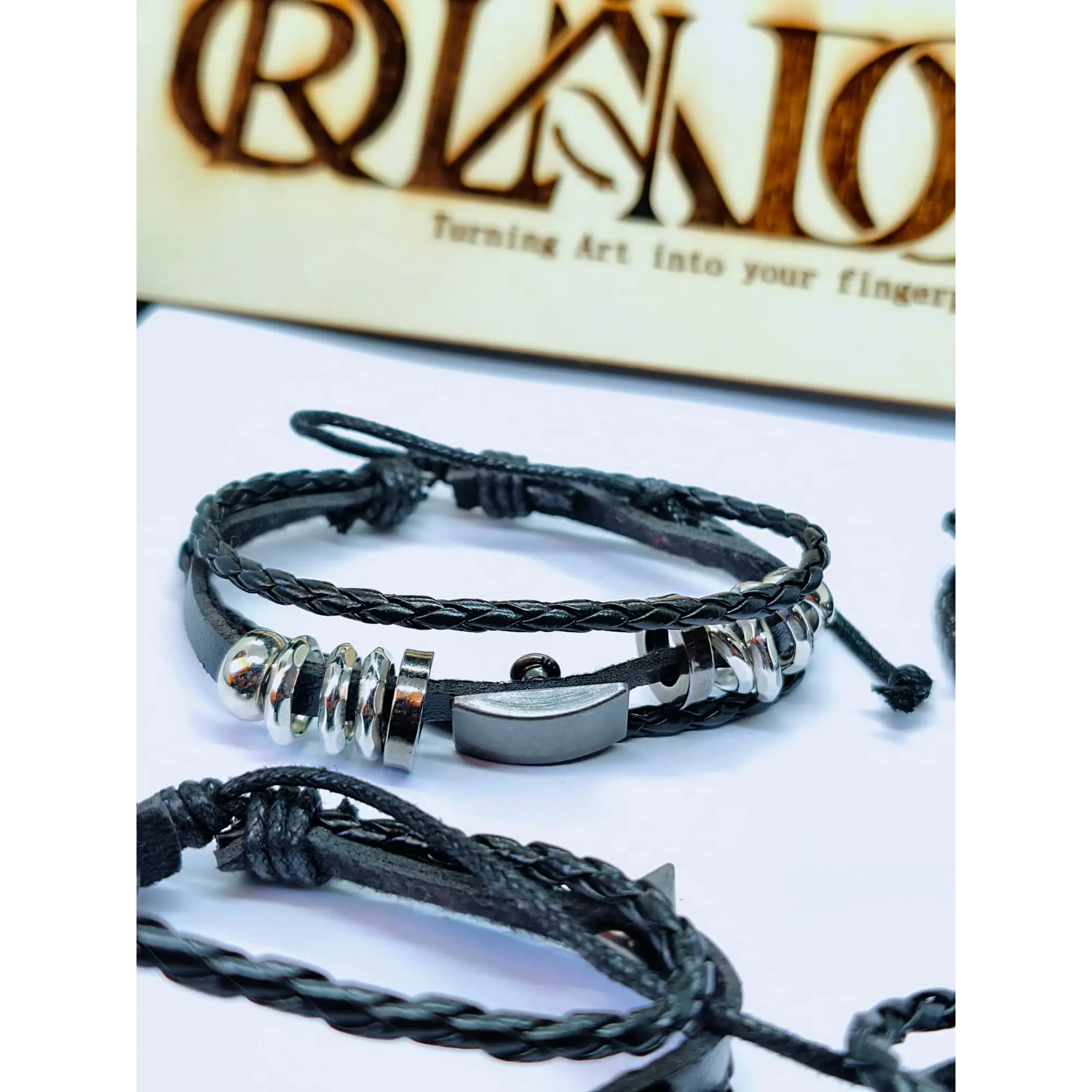 Pack 4 Pulseiras de Couro Sintético Ajustáveis – Estilo Punk, Rock e Casual (Preto) 5