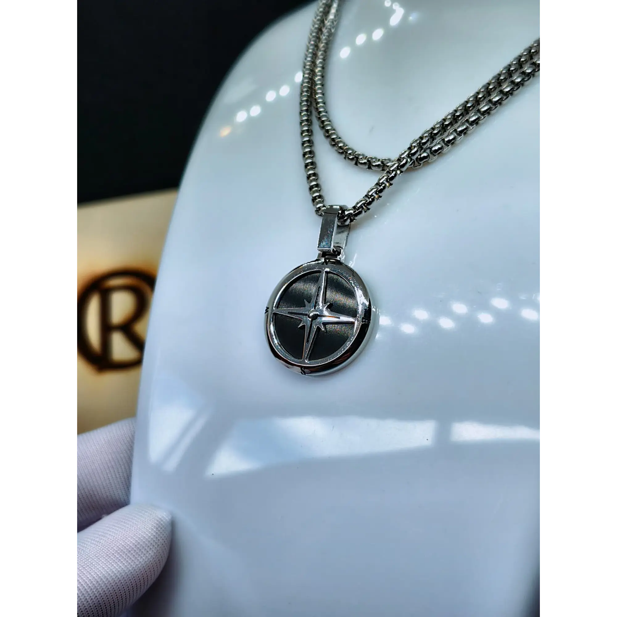 Colar Masculino com Pendente Bússola em Aço Inoxidável Prateado 6