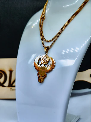 Colar Escaravelho Egípcio Alado com Olho de Hórus e Ankh