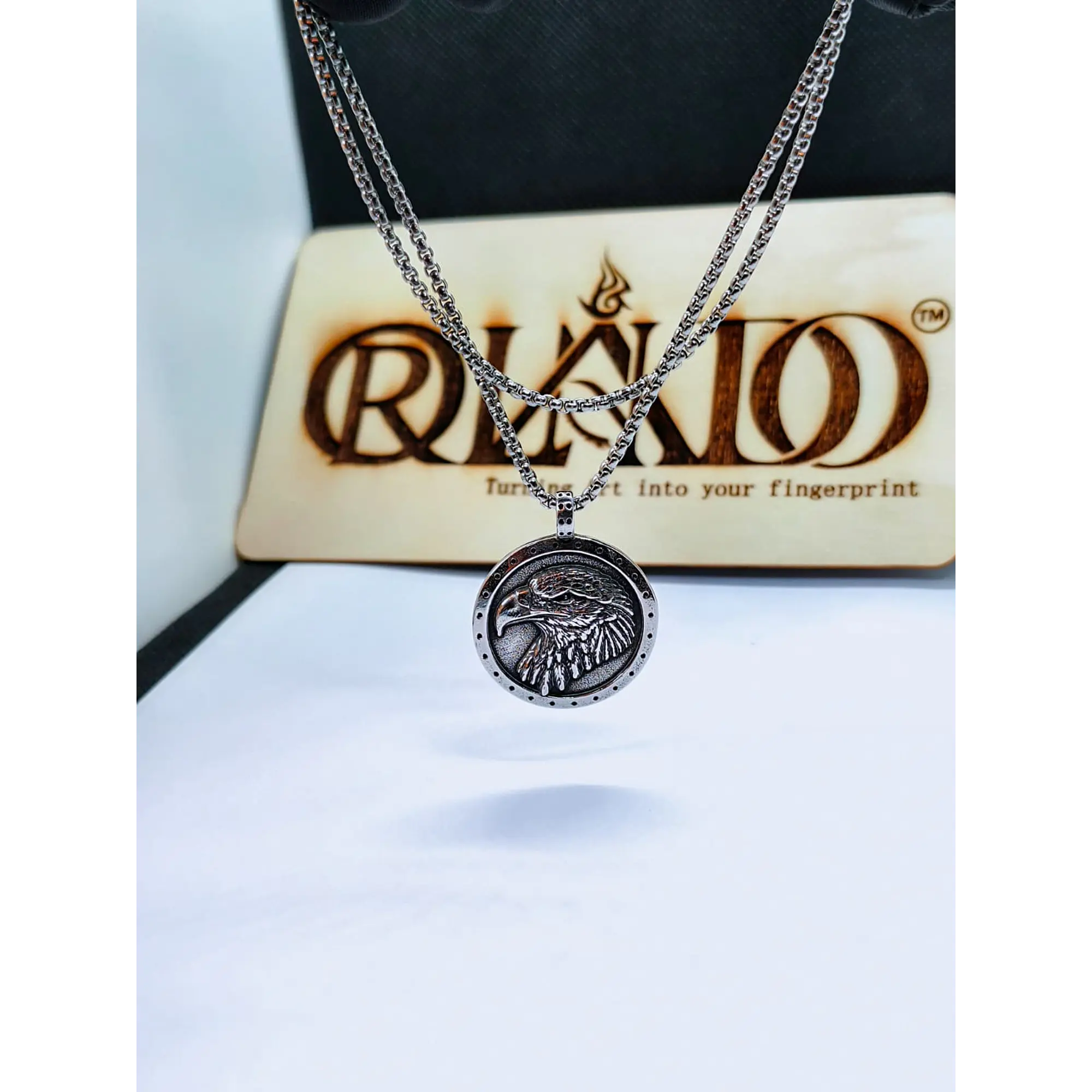 Colar com Medalha de Águia em Aço Inoxidável 2
