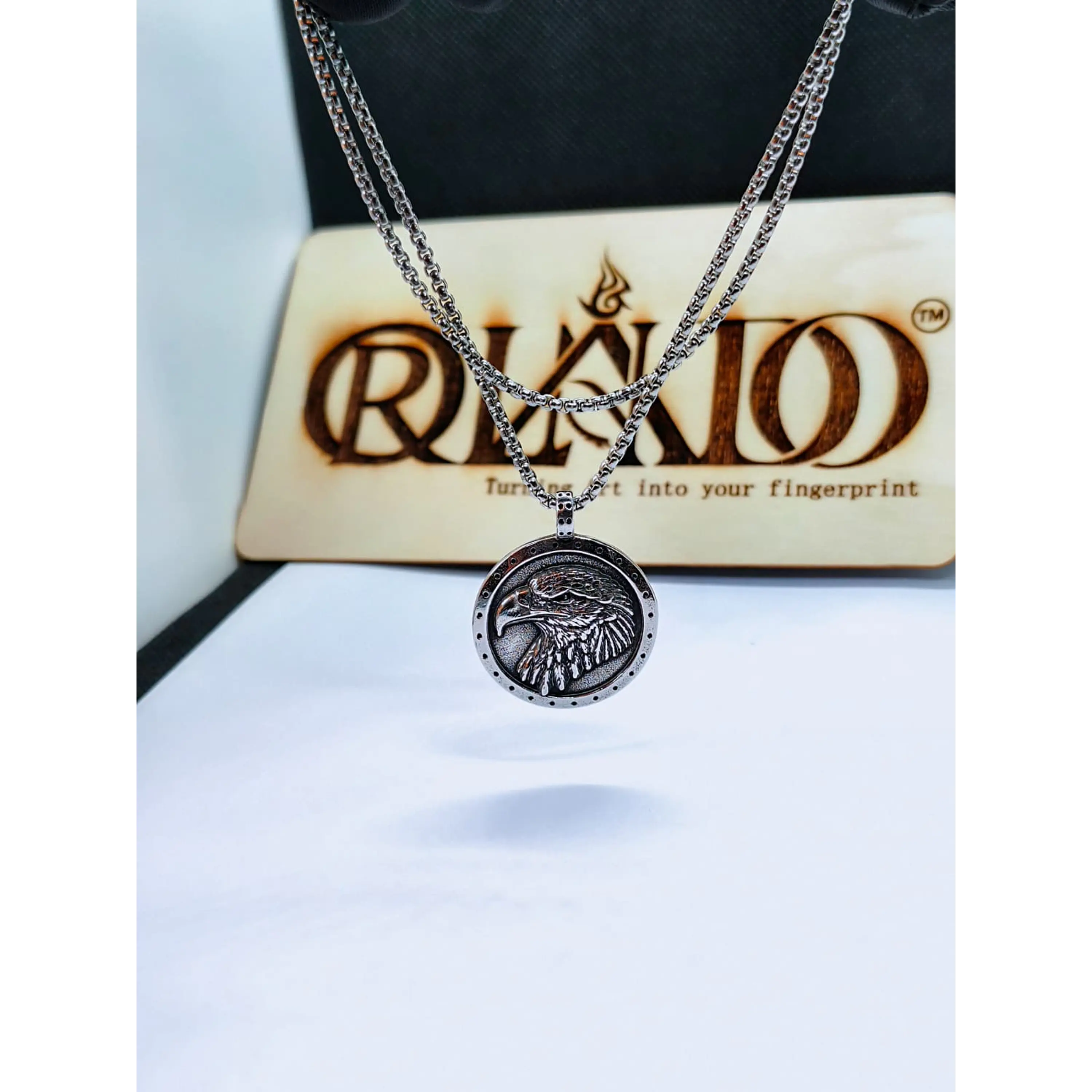 Colar com Medalha de Águia em Aço Inoxidável 2