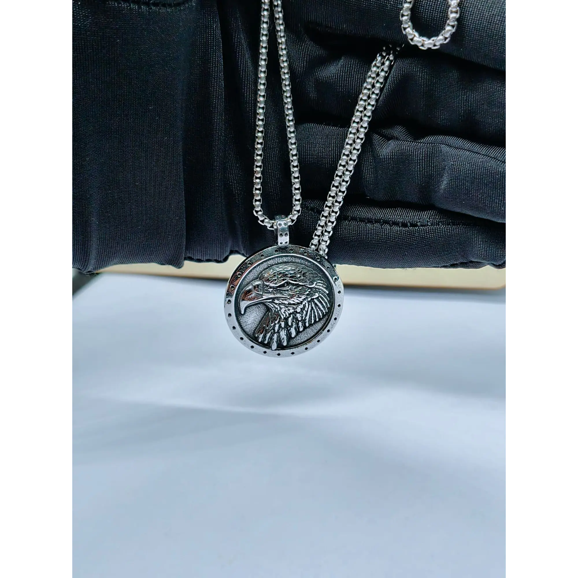 Colar com Medalha de Águia em Aço Inoxidável 1