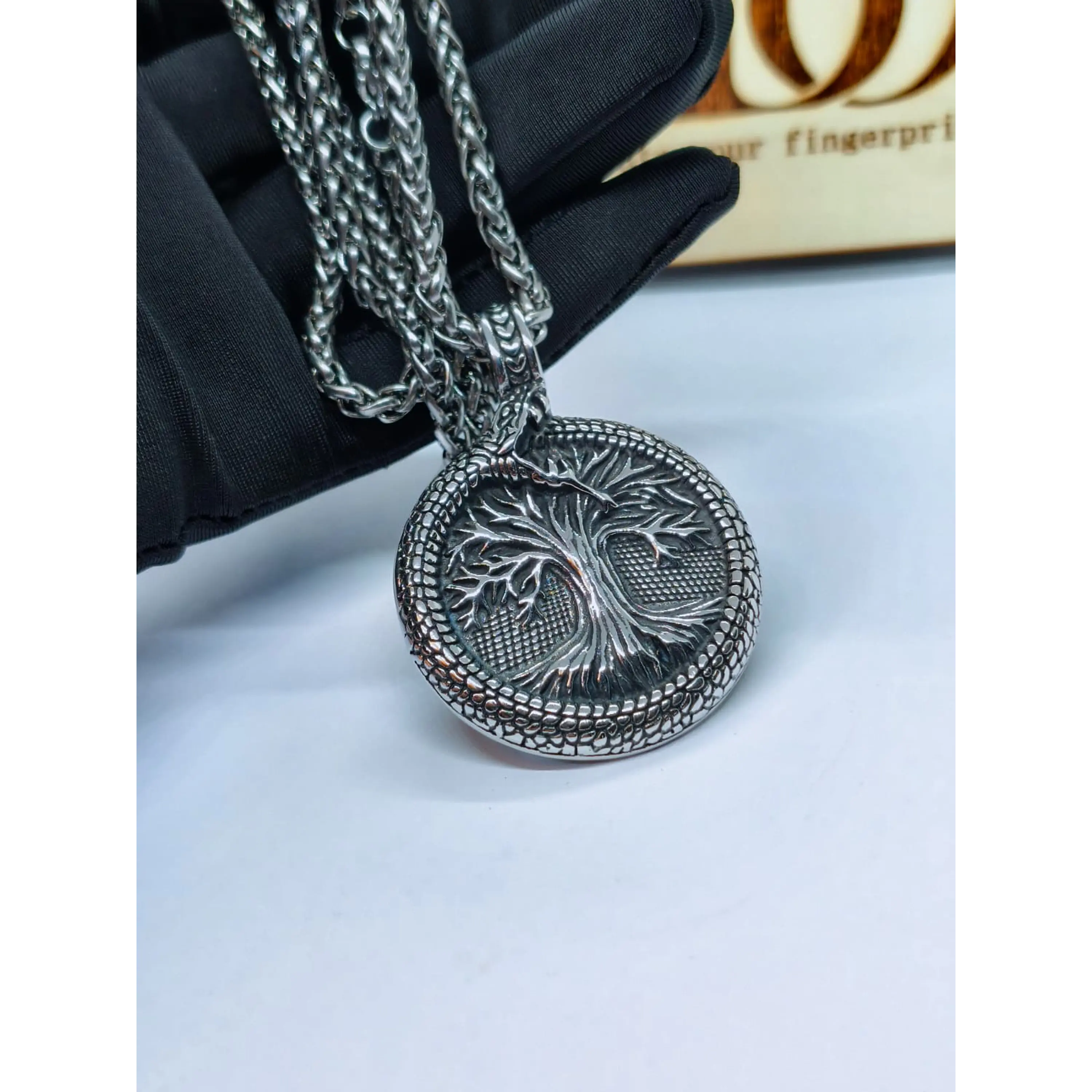 Colar Viking Masculino Pendente Sagrado Árvore da Vida e Vegvísir 1