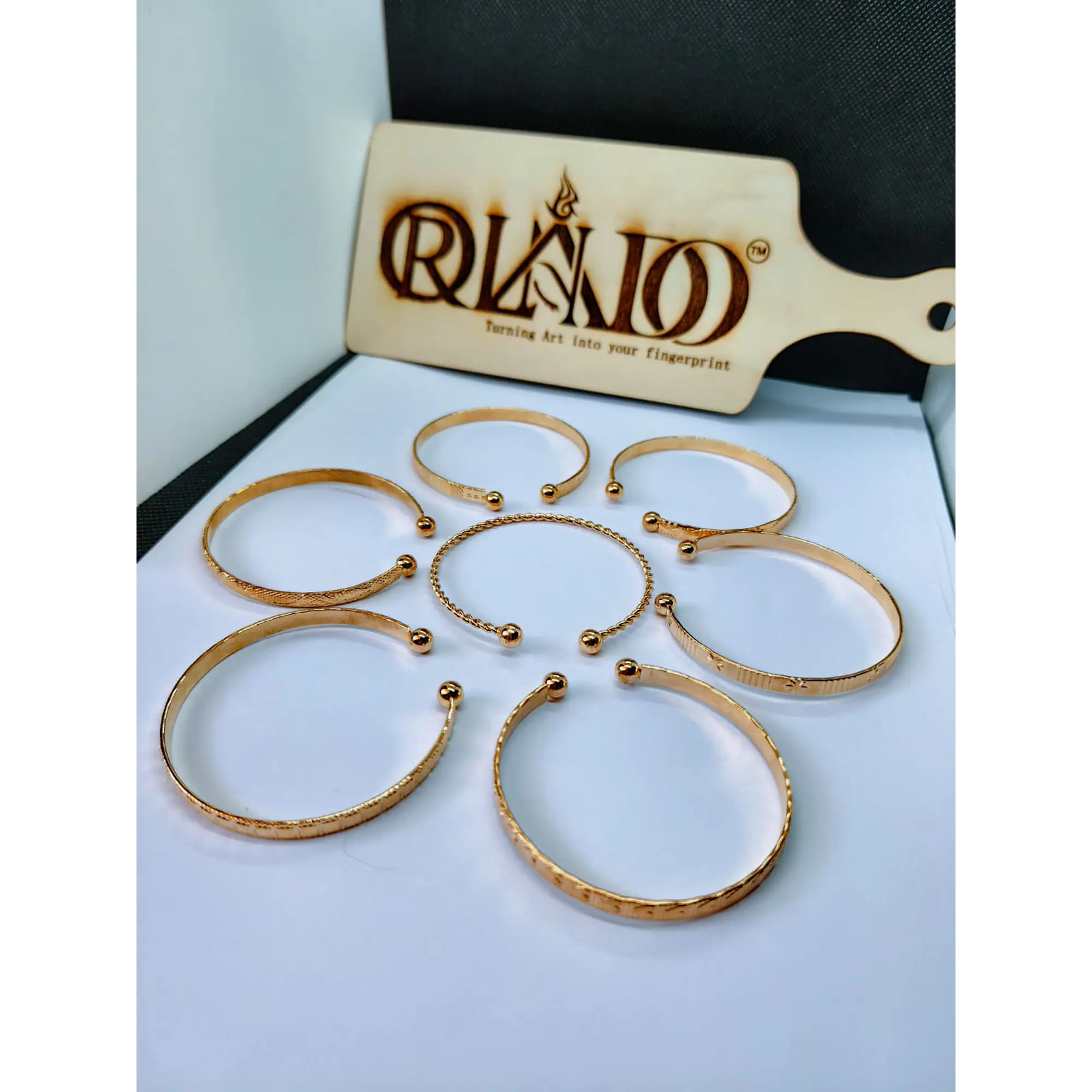 Coleção de 7 Pulseiras Douradas  2