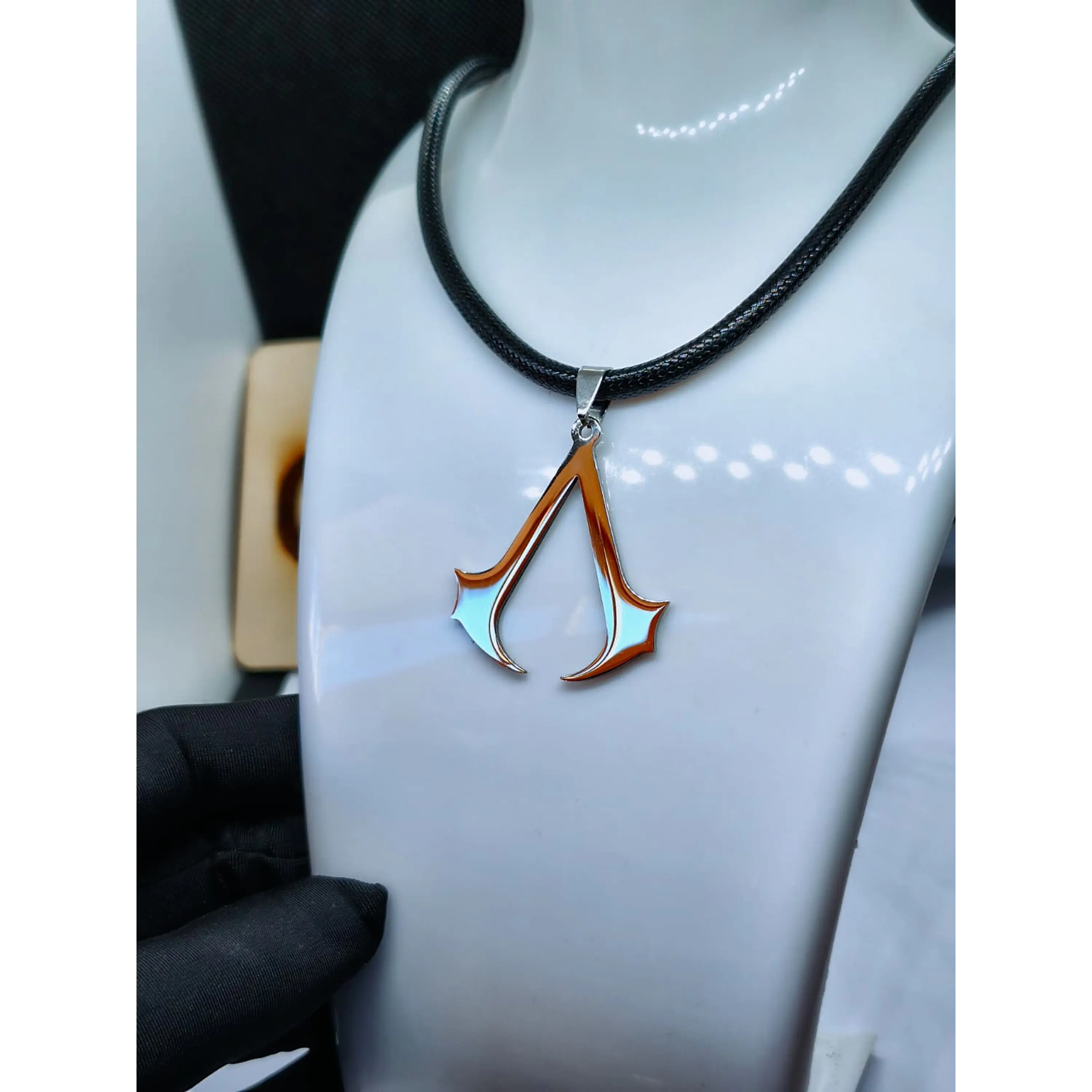 Colar Assassin's Creed – Símbolo Clássico 4