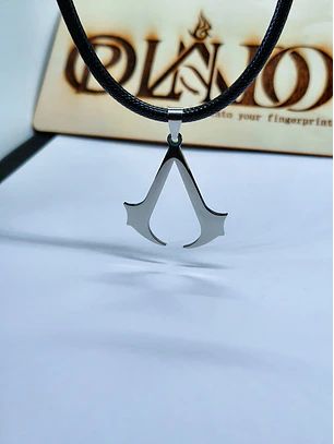 Colar Assassin's Creed – Símbolo Clássico