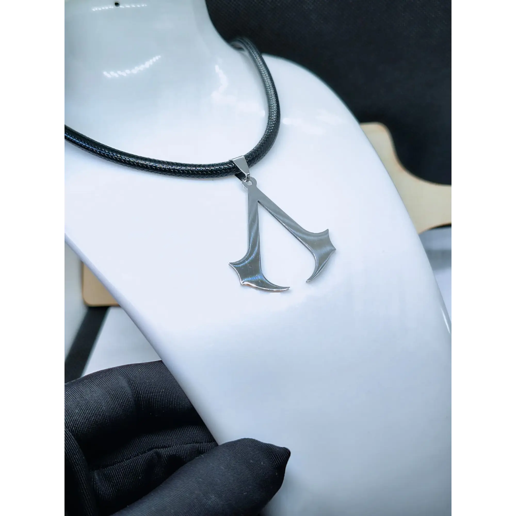 Colar Assassin's Creed – Símbolo Clássico 7