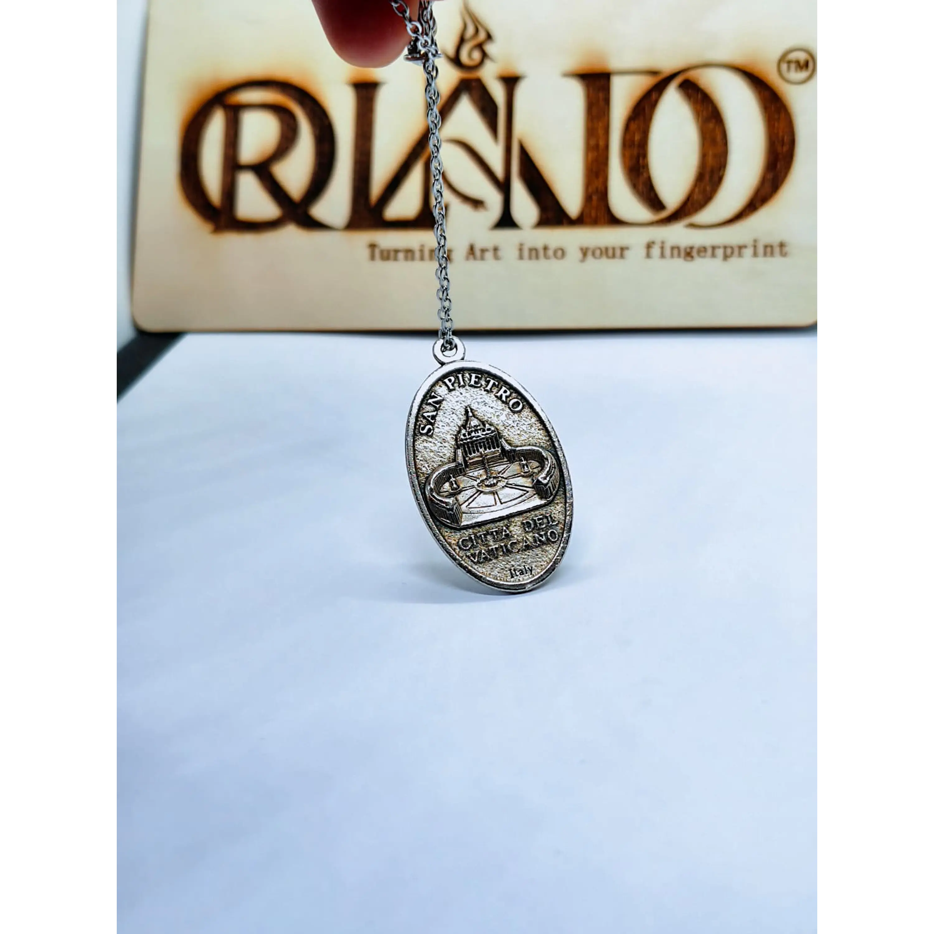 Colar com Medalha Papa Francisco & Vaticano 6