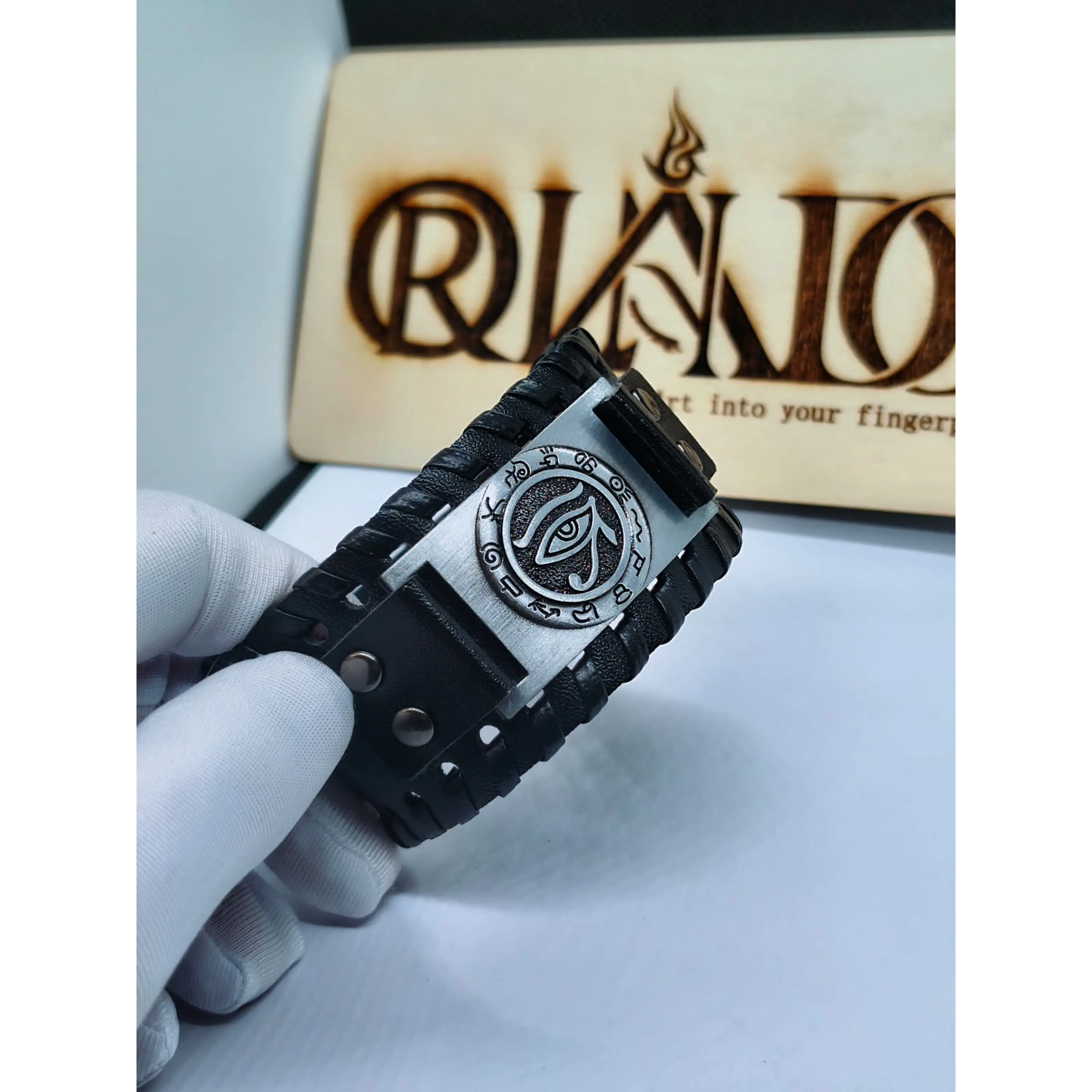Pulseira em Couro Ajustável – Olho de Hórus 2