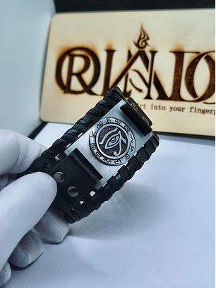 Pulseira em Couro Ajustável – Olho de Hórus