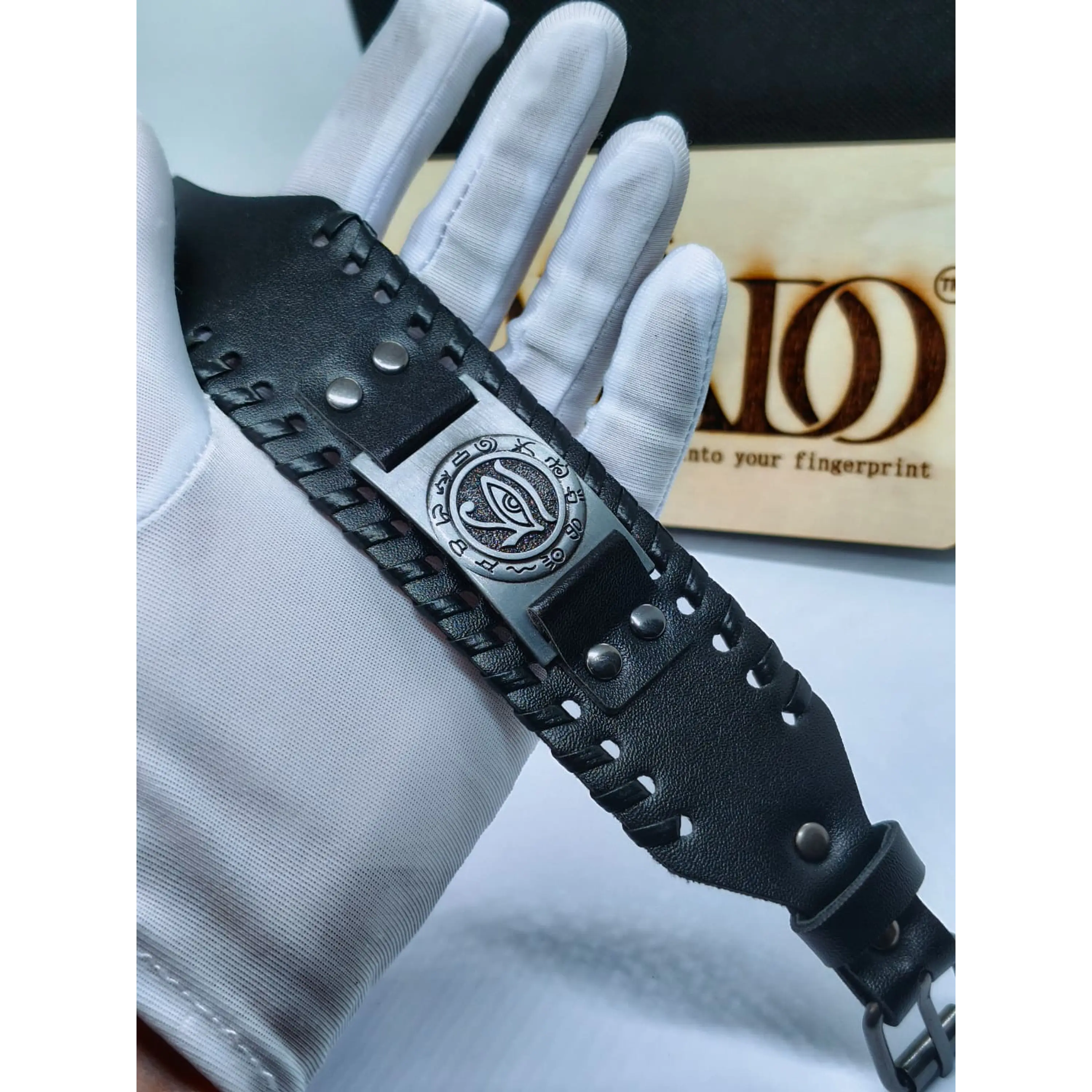 Pulseira em Couro Ajustável – Olho de Hórus 8