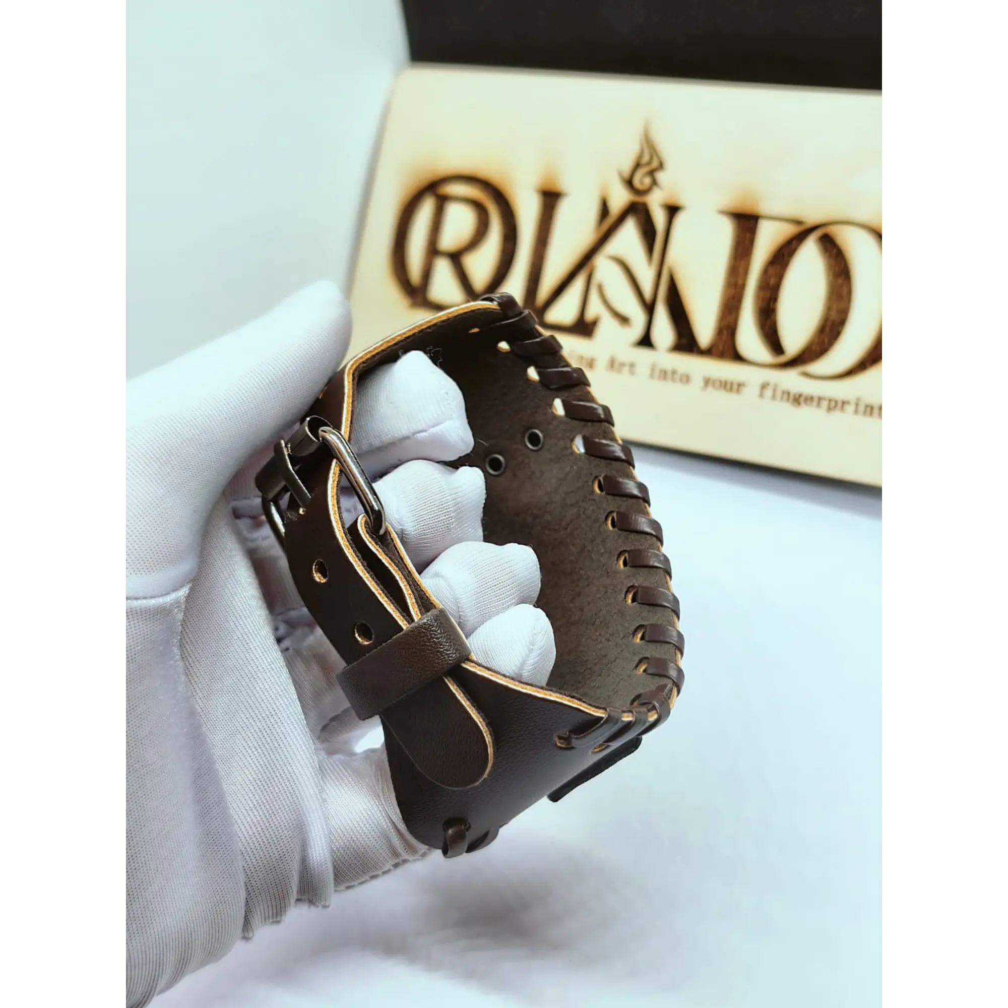 Pulseira em Pele Larga 