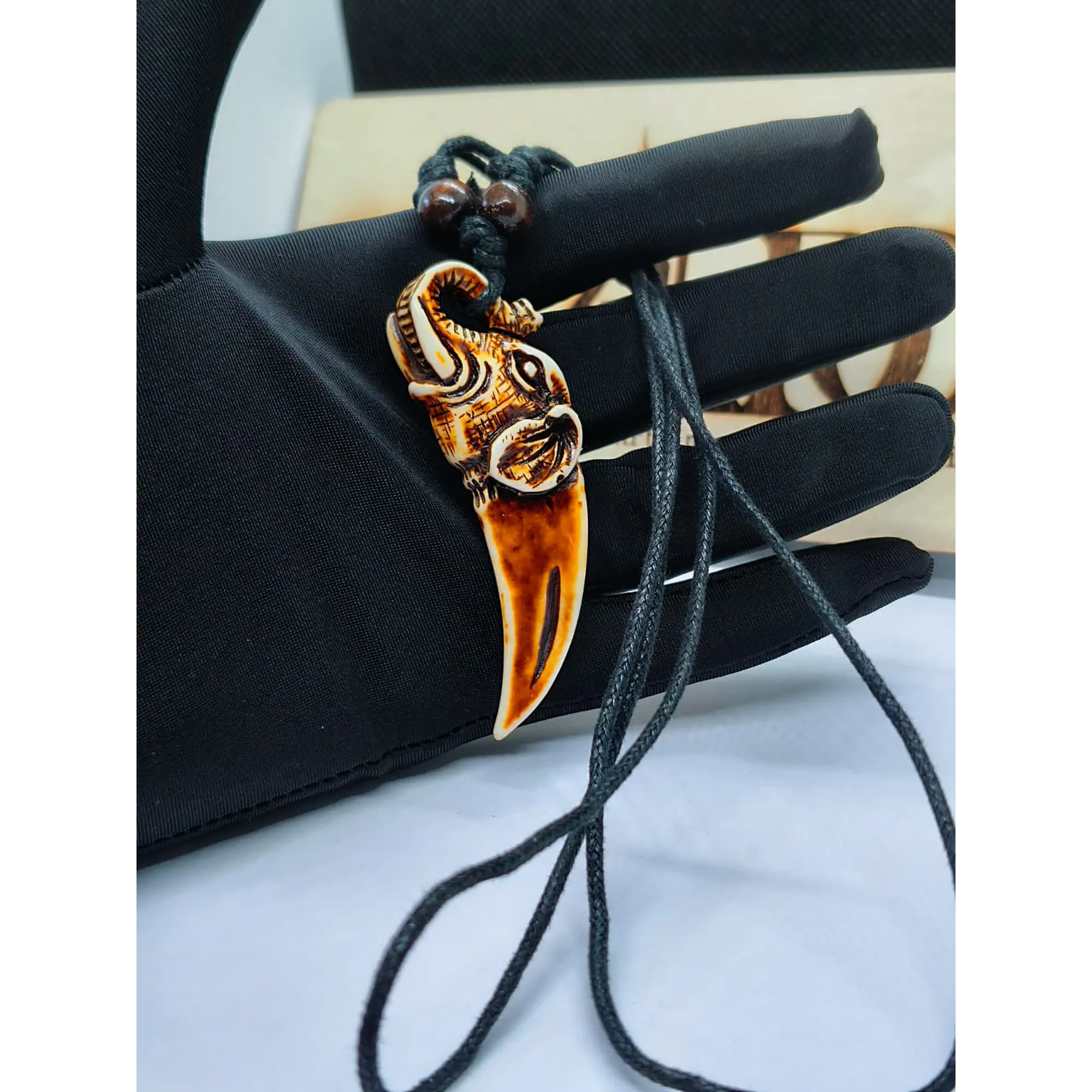 Colar Tribal com Pendente Elefante Entalhado 6