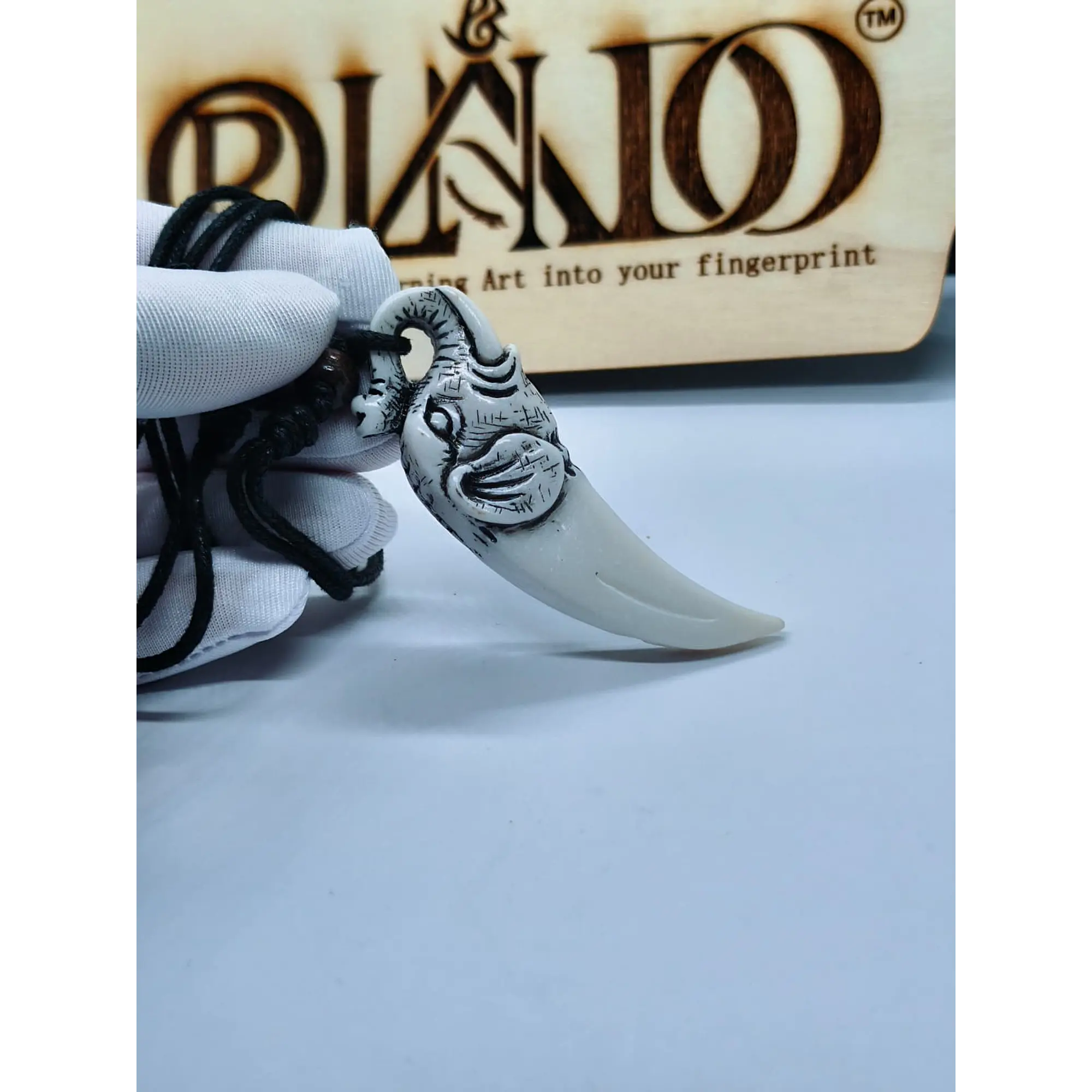 Colar Tribal com Pingente de Elefante Esculpido 7