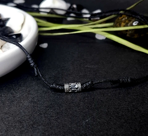 Collar Hilo Negro con Dije Figura Plata 925 Añejada - Adaptable