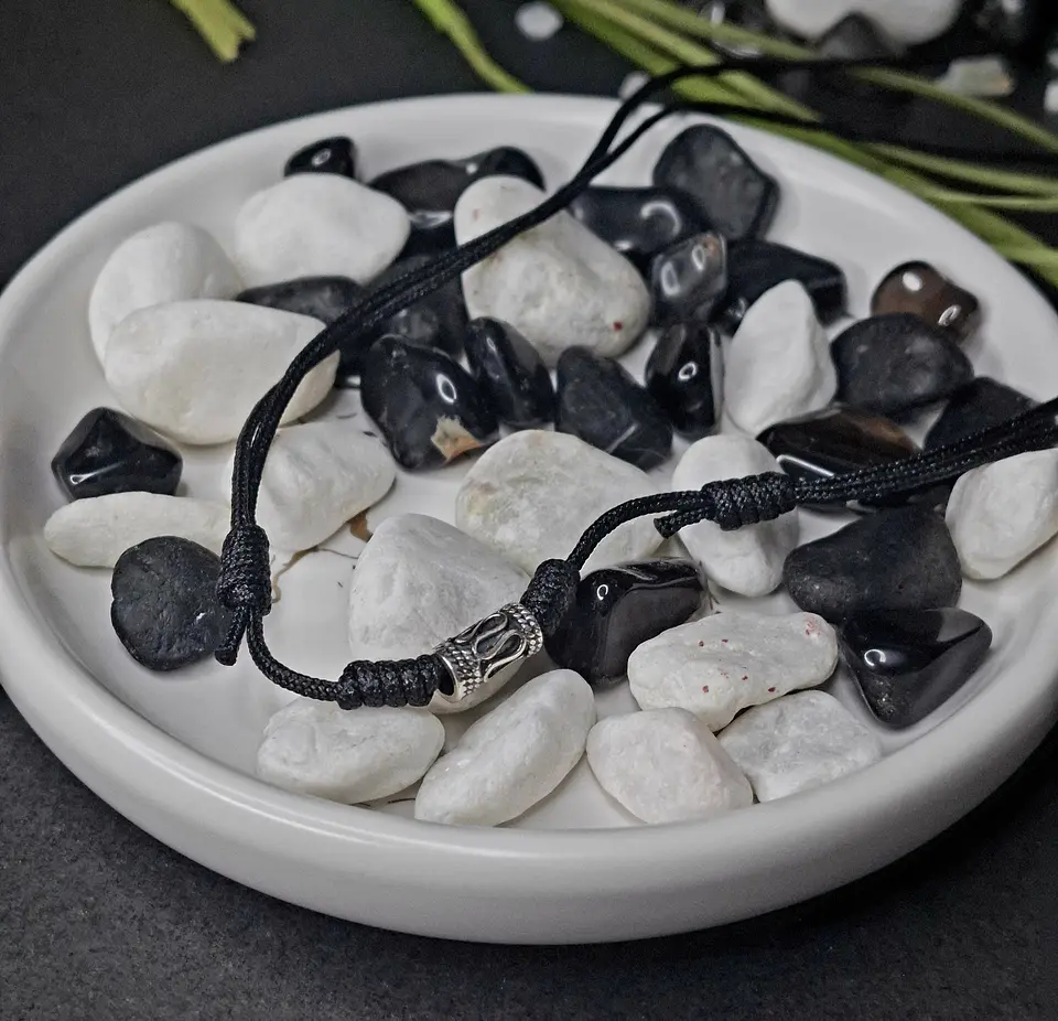 Collar Hilo Negro con Dije Figura Plata 925 Añejada - Adaptable 3