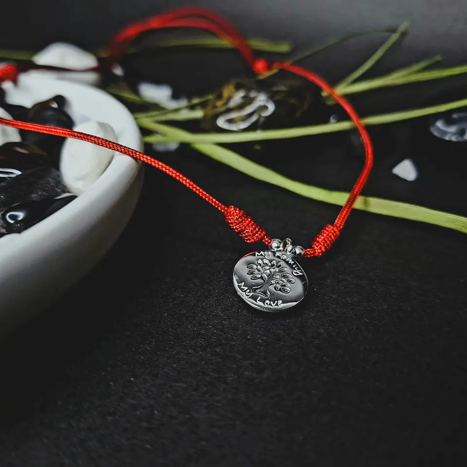 Collar Hilo Rojo con Dije Arbol de la Vida de Plata 925 - Adaptable 1