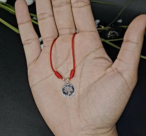 Collar Hilo Rojo con Dije Arbol de la Vida de Plata 925 - Adaptable